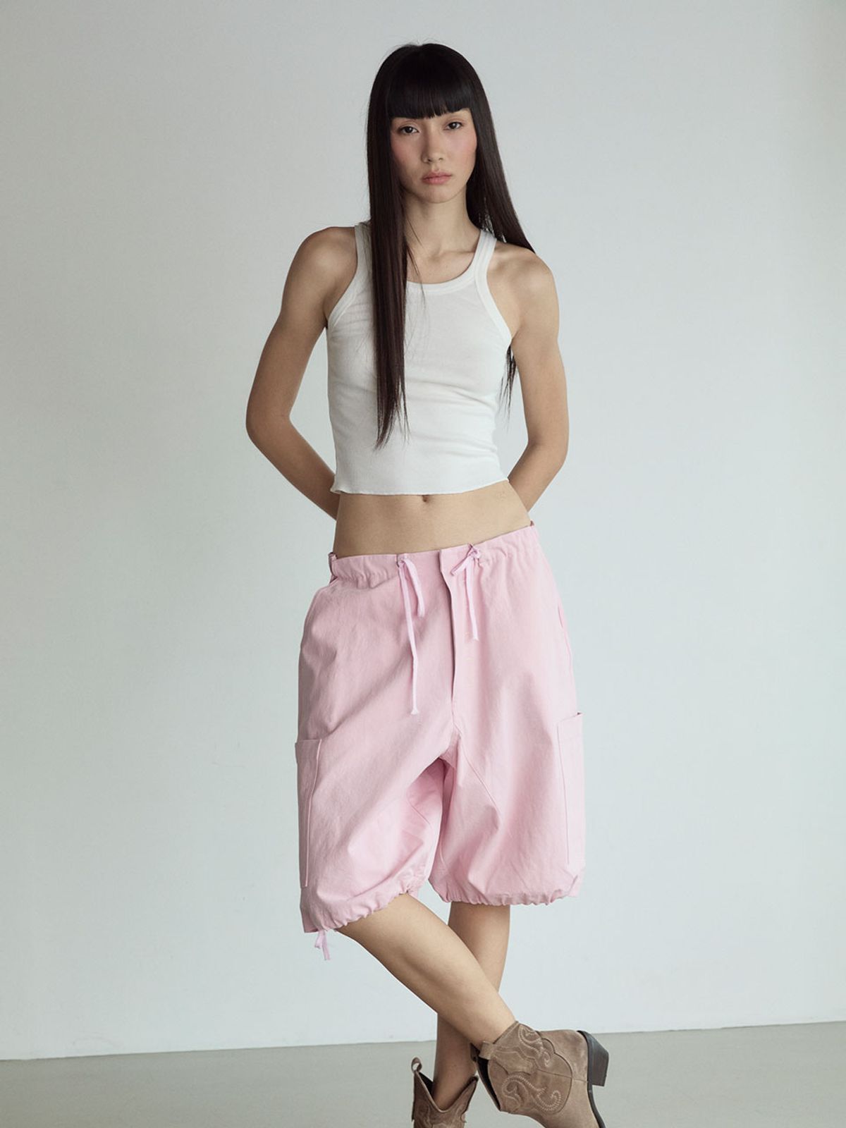 비수스(VISUS) Low Waist Cargo Shorts_Pink