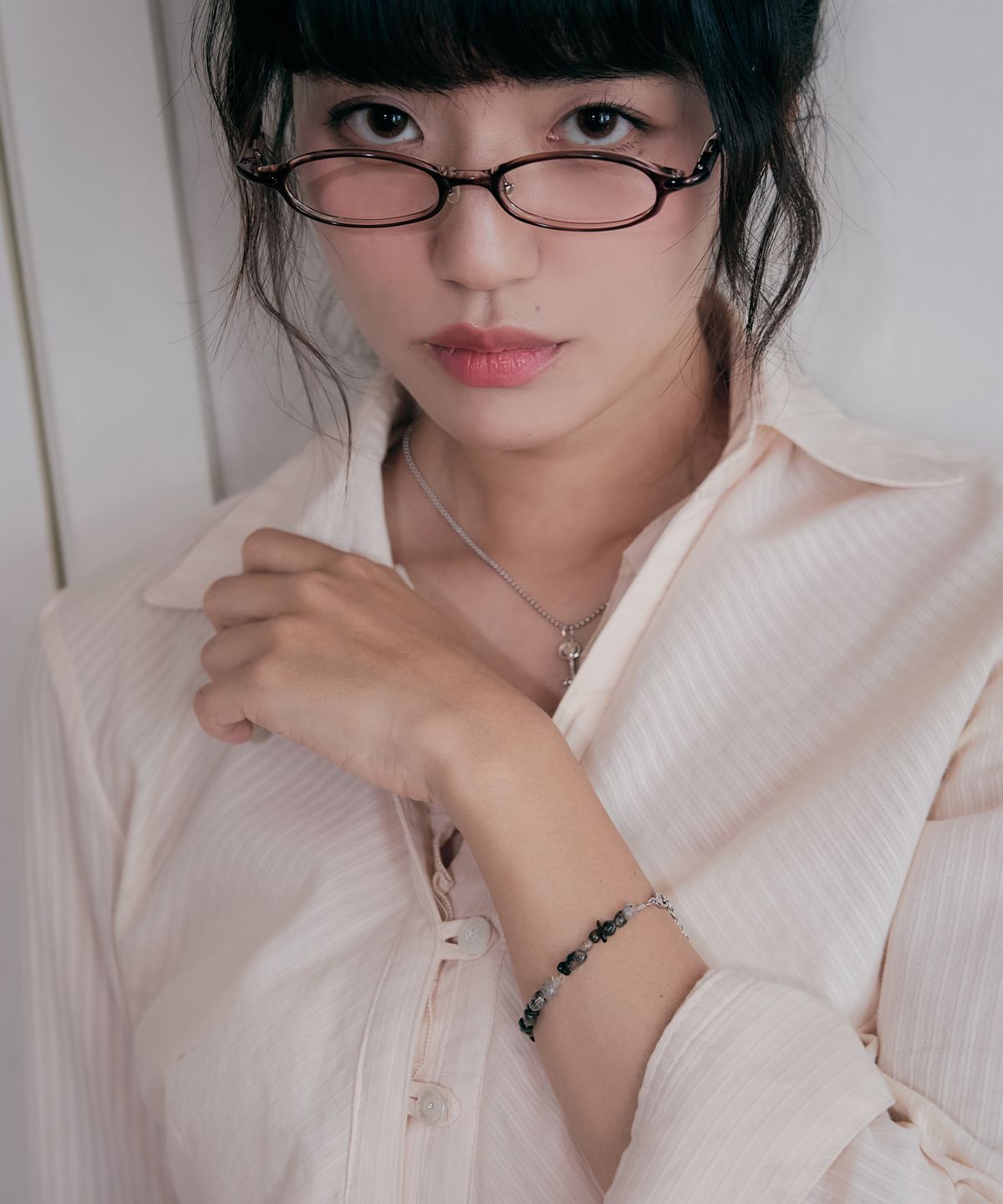 아워데이즈(OURDAYZ) 데이브레이크 젬스톤 팔찌 [NEUTRAL GREY]