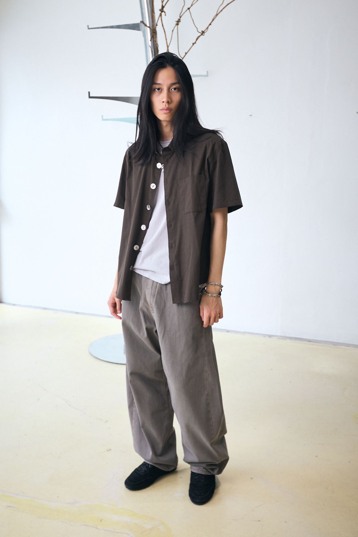 해칭룸(HATCHINGROOM) Arrow Shirt Big Button Mud Khaki