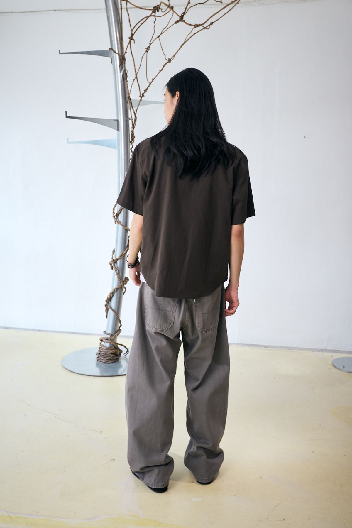 해칭룸(HATCHINGROOM) Arrow Shirt Big Button Mud Khaki