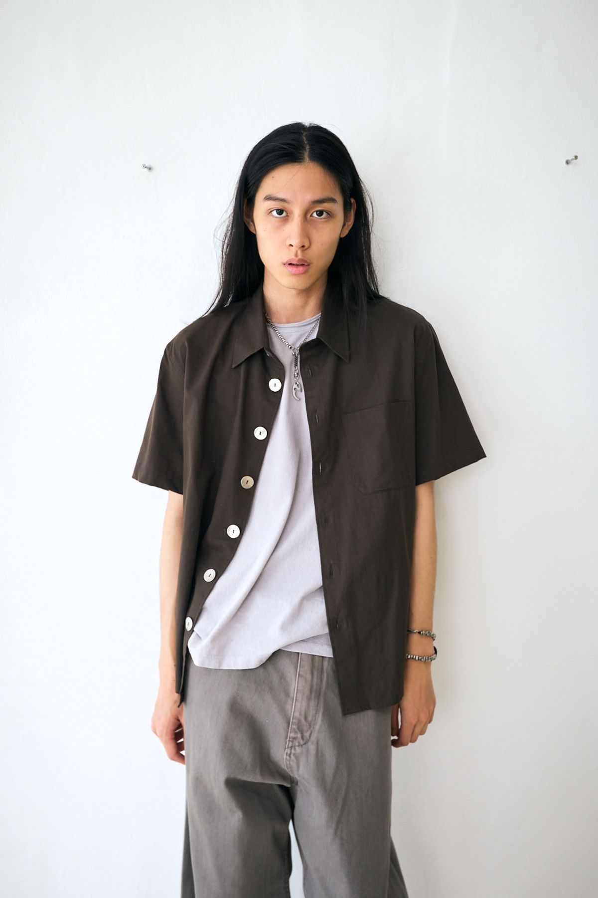 해칭룸(HATCHINGROOM) Arrow Shirt Big Button Mud Khaki