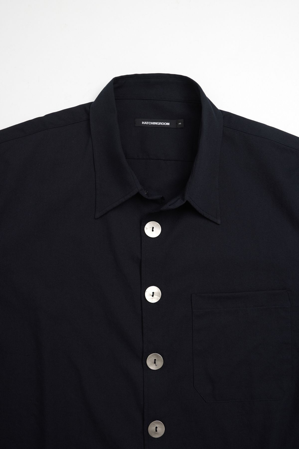 해칭룸(HATCHINGROOM) Arrow Shirt Big Button Dark Navy