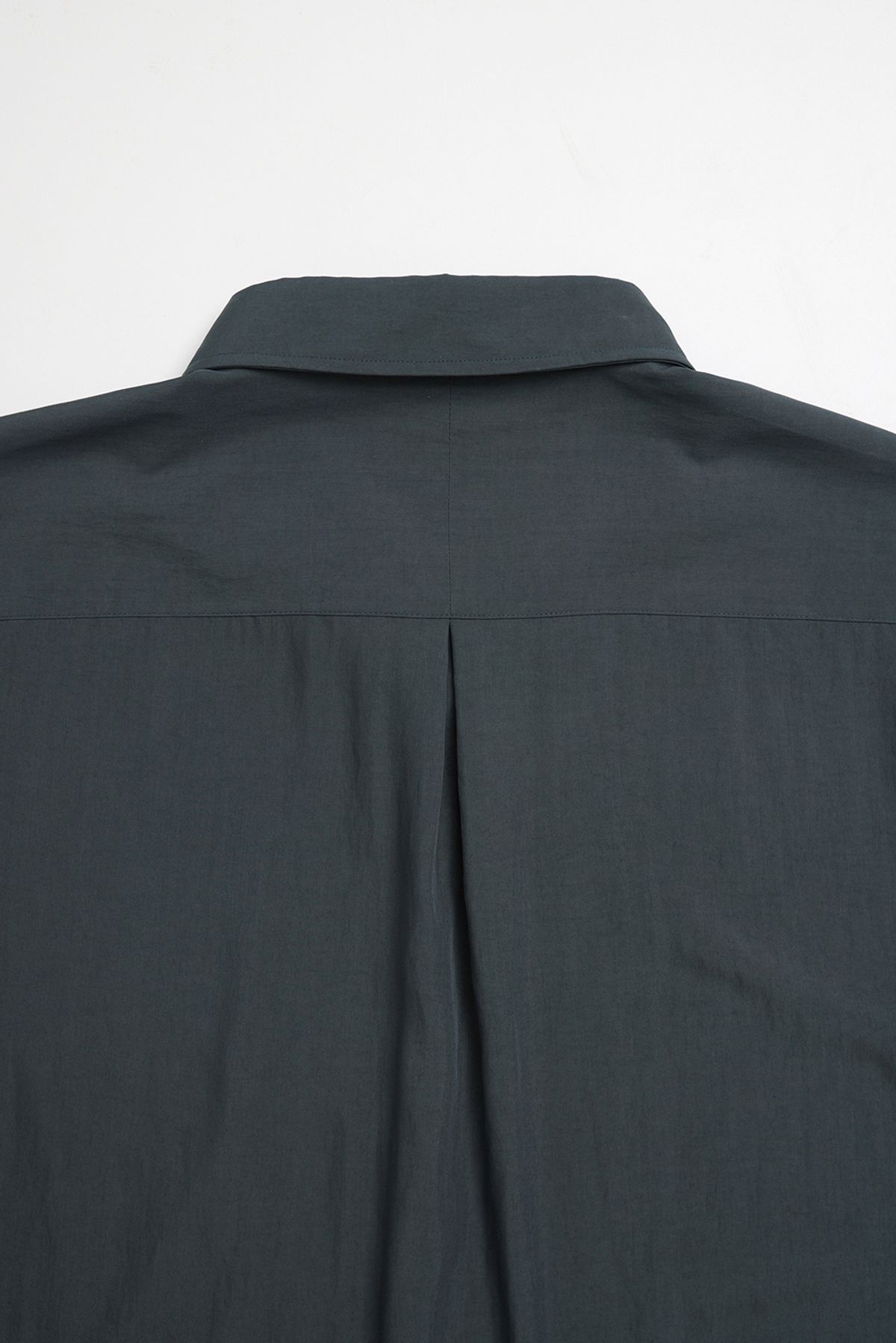 해칭룸(HATCHINGROOM) Crop Shirt 1/2 Green Charcoal