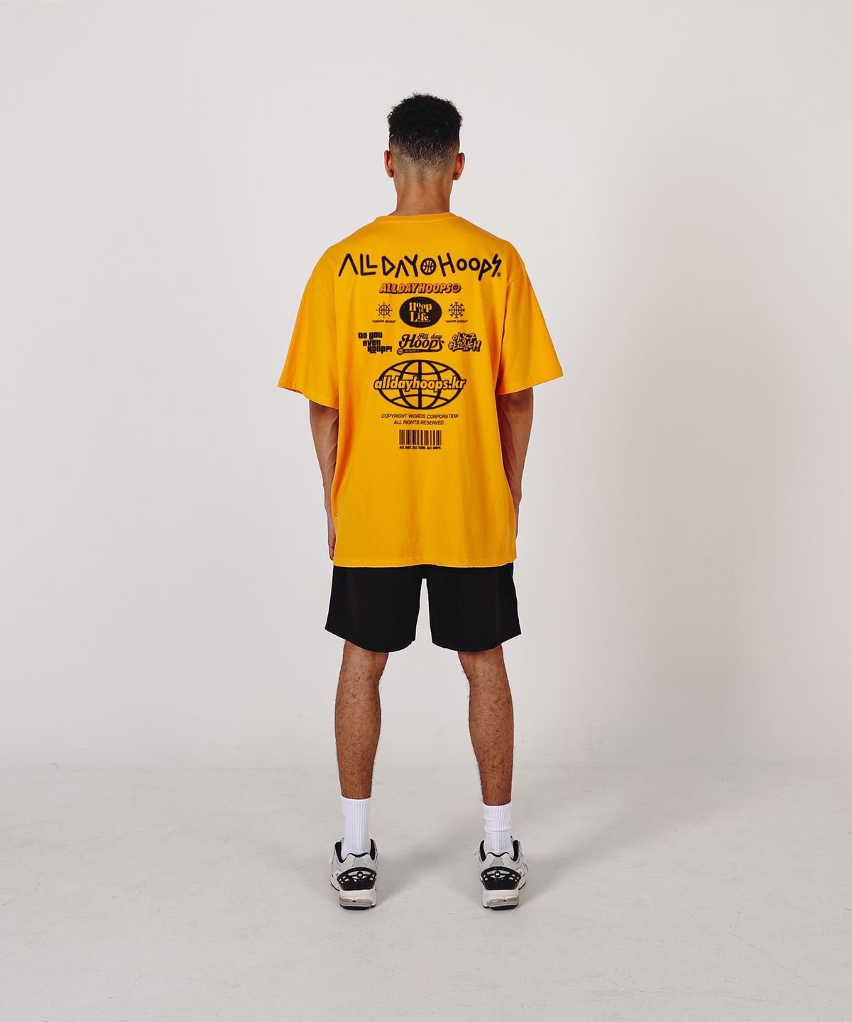 올데이훕스(ALL DAY HOOPS) 후프 S2 로고 반팔티 머스타드