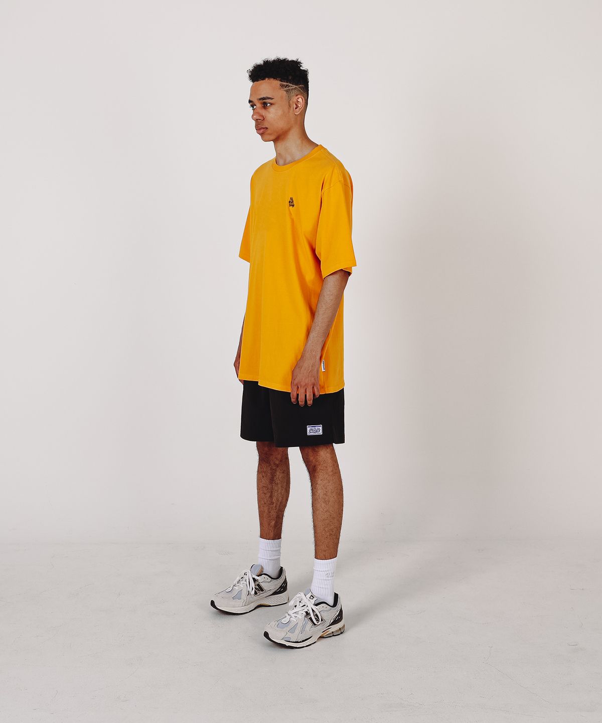 올데이훕스(ALL DAY HOOPS) 후프 S2 로고 반팔티 머스타드