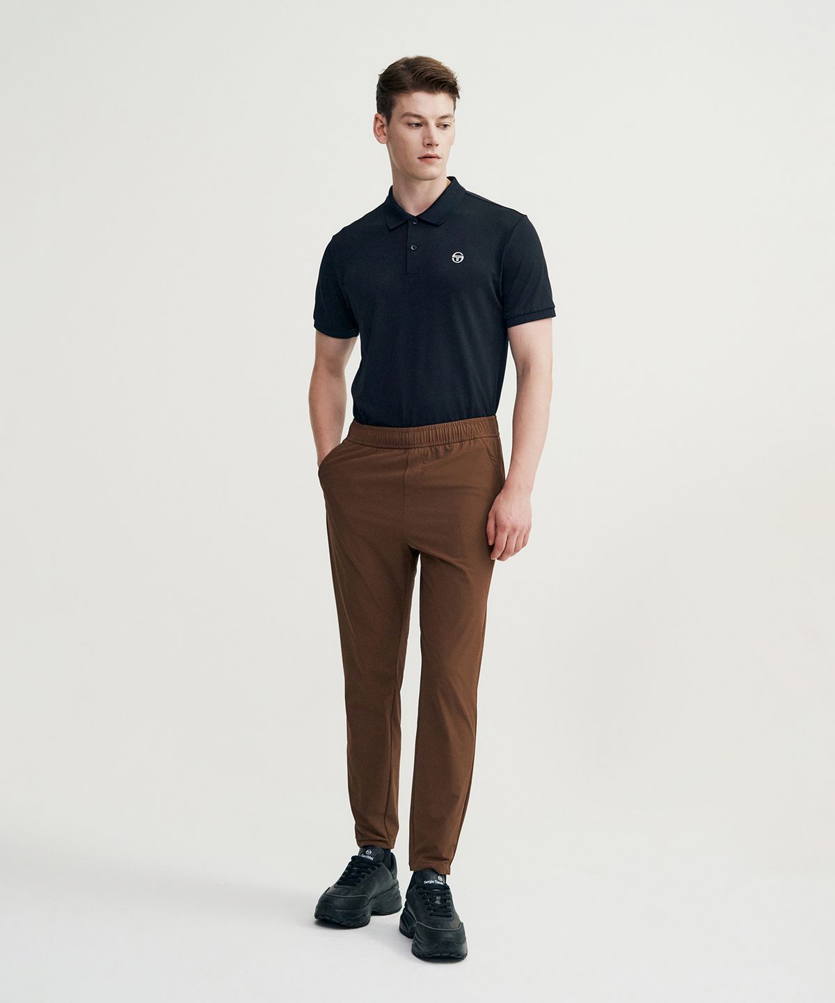 세르지오 타키니(SERGIO TACCHINI) M 에센셜 우븐 스트레치 스포티핏 팬츠 (D.Brown)
