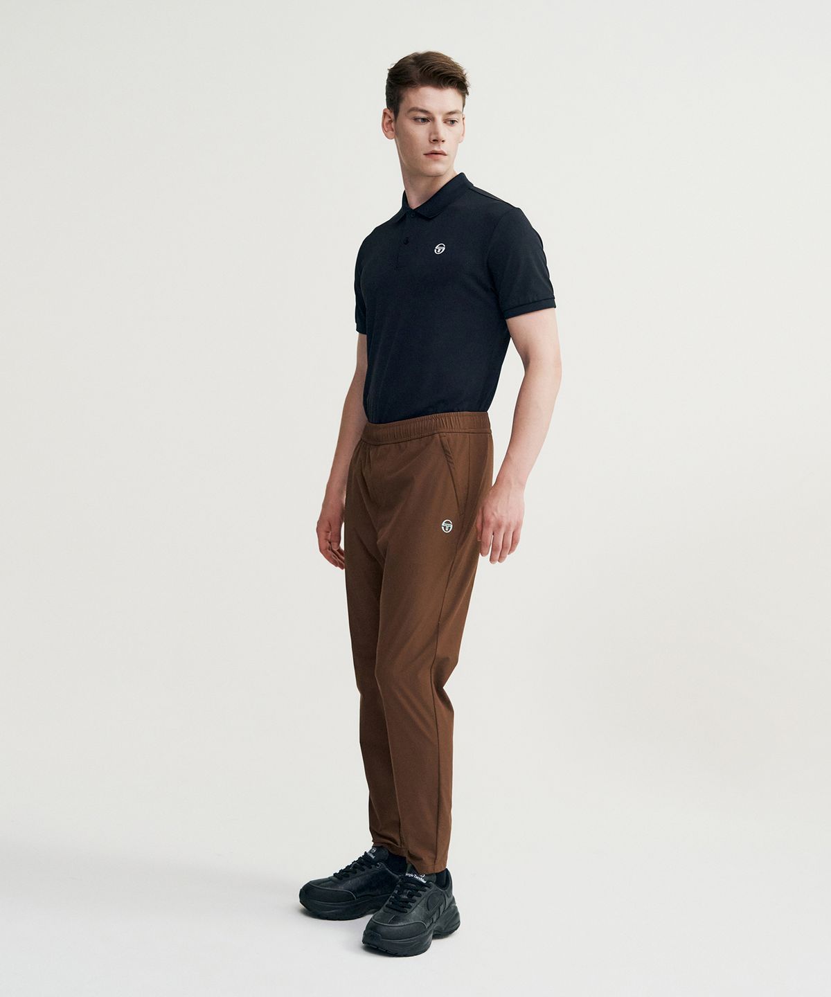 세르지오 타키니(SERGIO TACCHINI) M 에센셜 우븐 스트레치 스포티핏 팬츠 (D.Brown)