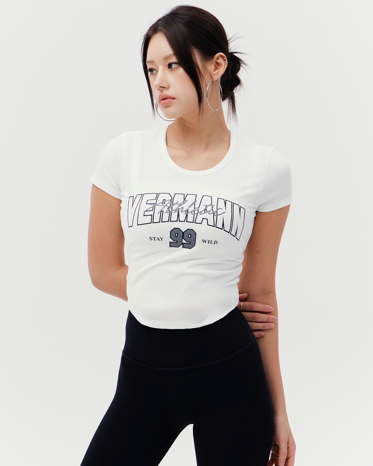 베르만 어패럴(VERMANN APPAREL) 우먼즈 99로고 크롭 티셔츠