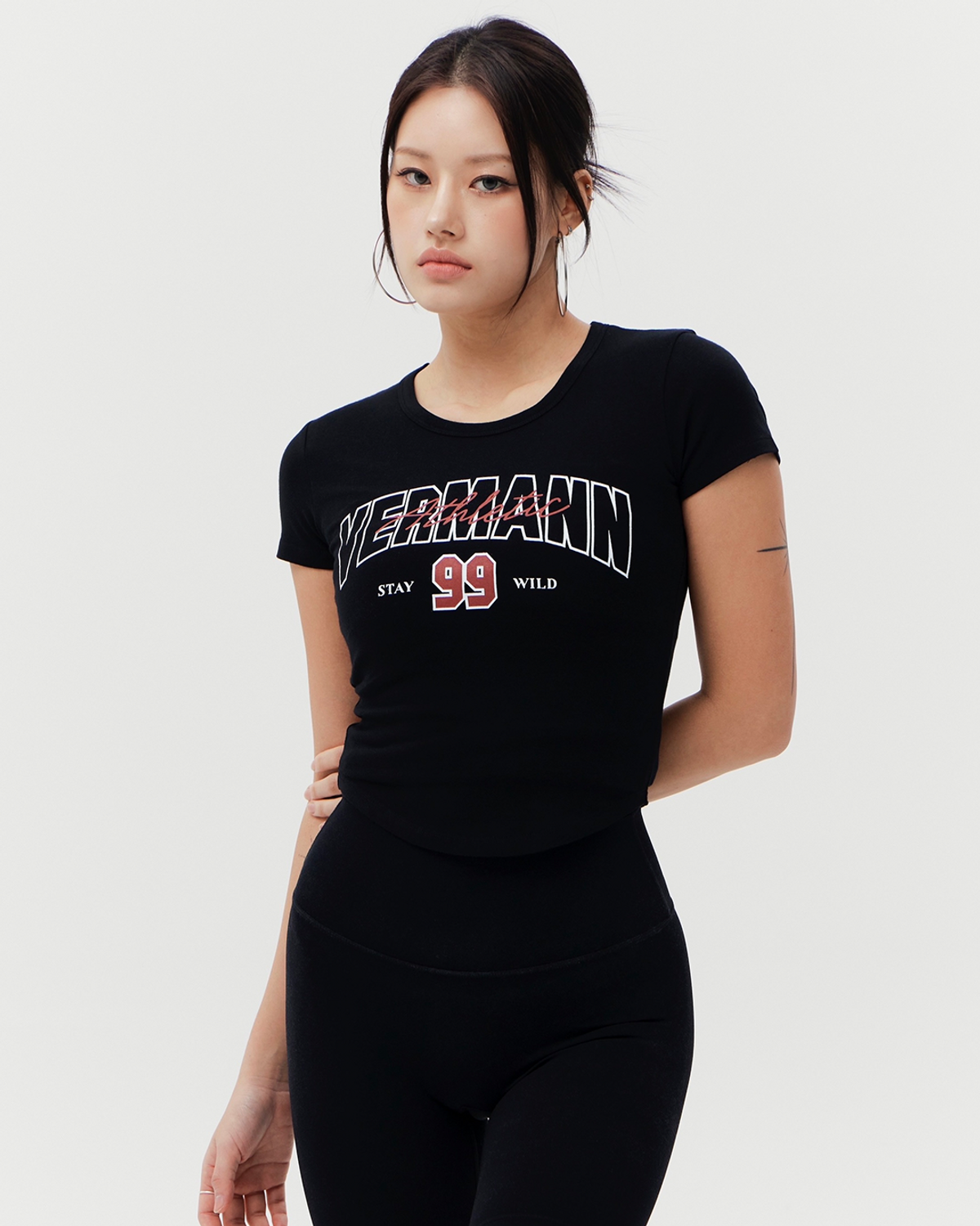 베르만 어패럴(VERMANN APPAREL) 우먼즈 99로고 크롭 티셔츠