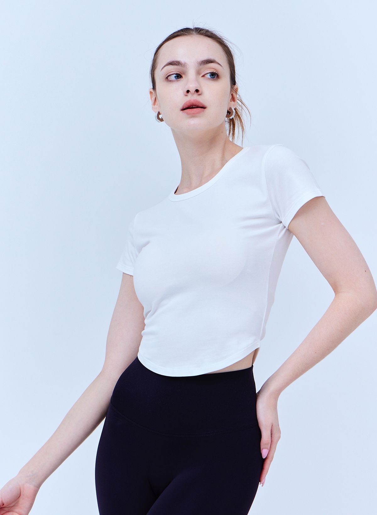 베르만 어패럴(VERMANN APPAREL) 우먼즈 라운드 크롭 티셔츠
