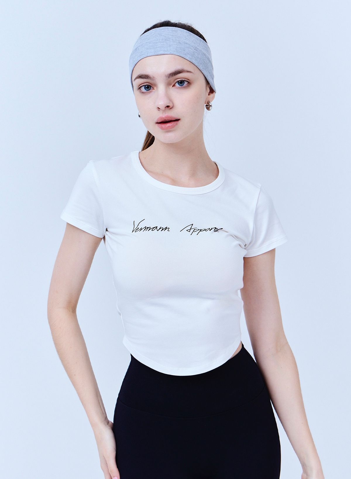 베르만 어패럴(VERMANN APPAREL) 우먼즈 레터링 크롭 티셔츠 3colors