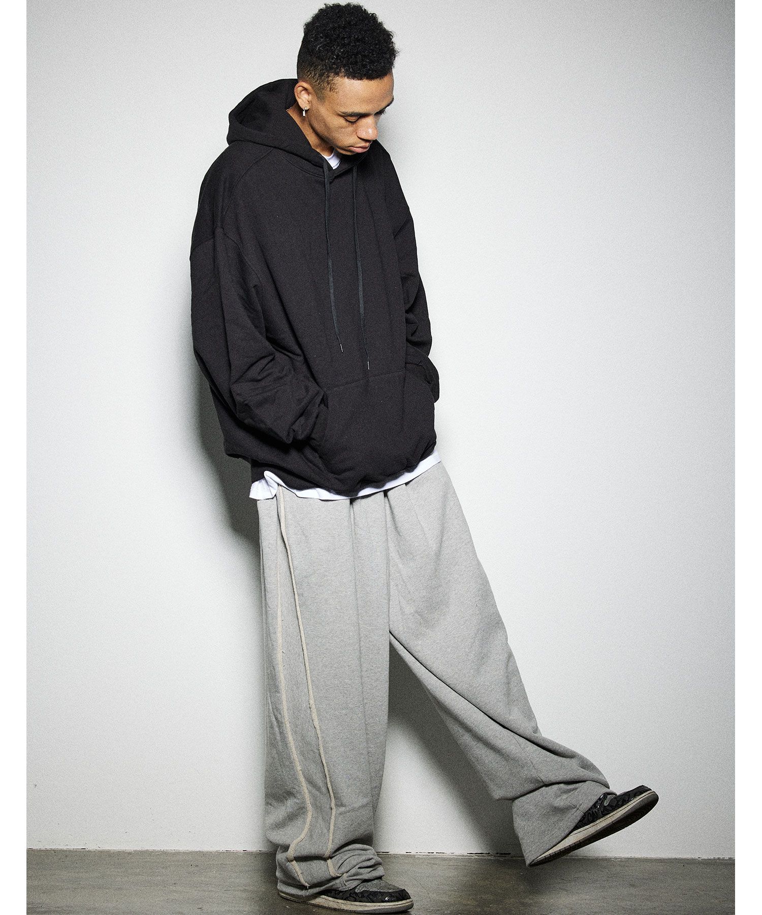 MUSINSA PHILIPPAKER Long side-line length loose fit sweat pants gray