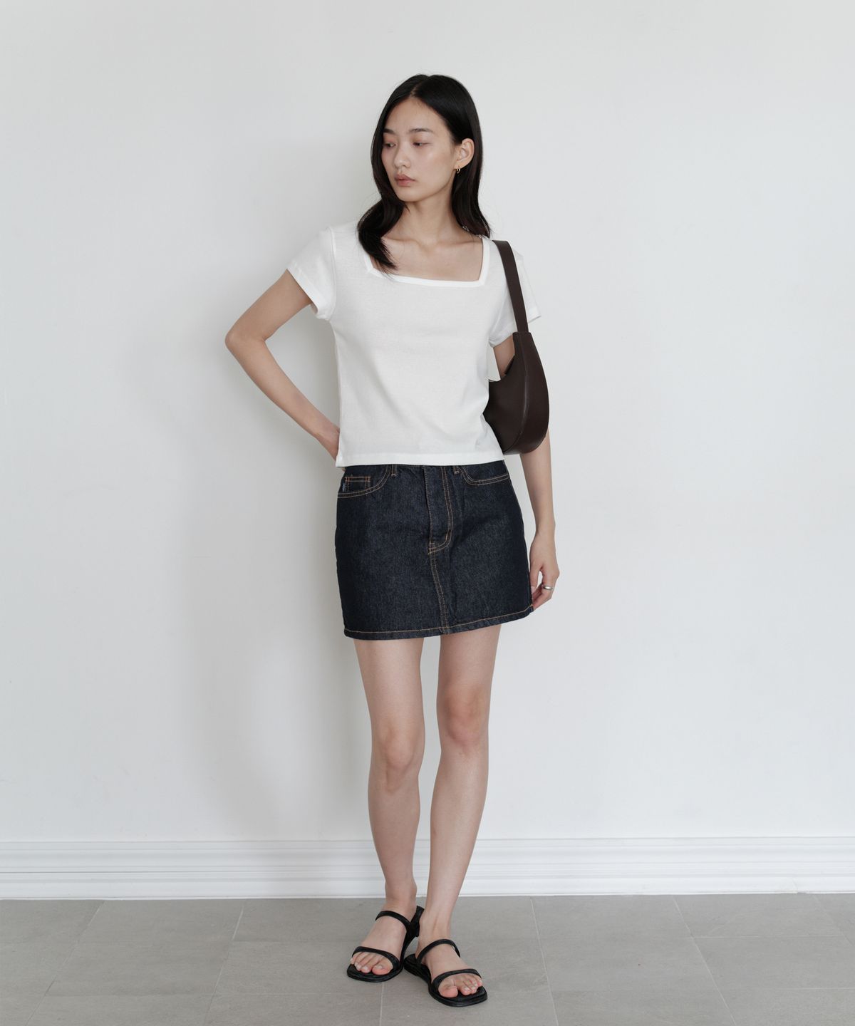 유라고(URAGO) Square crop t-shirt