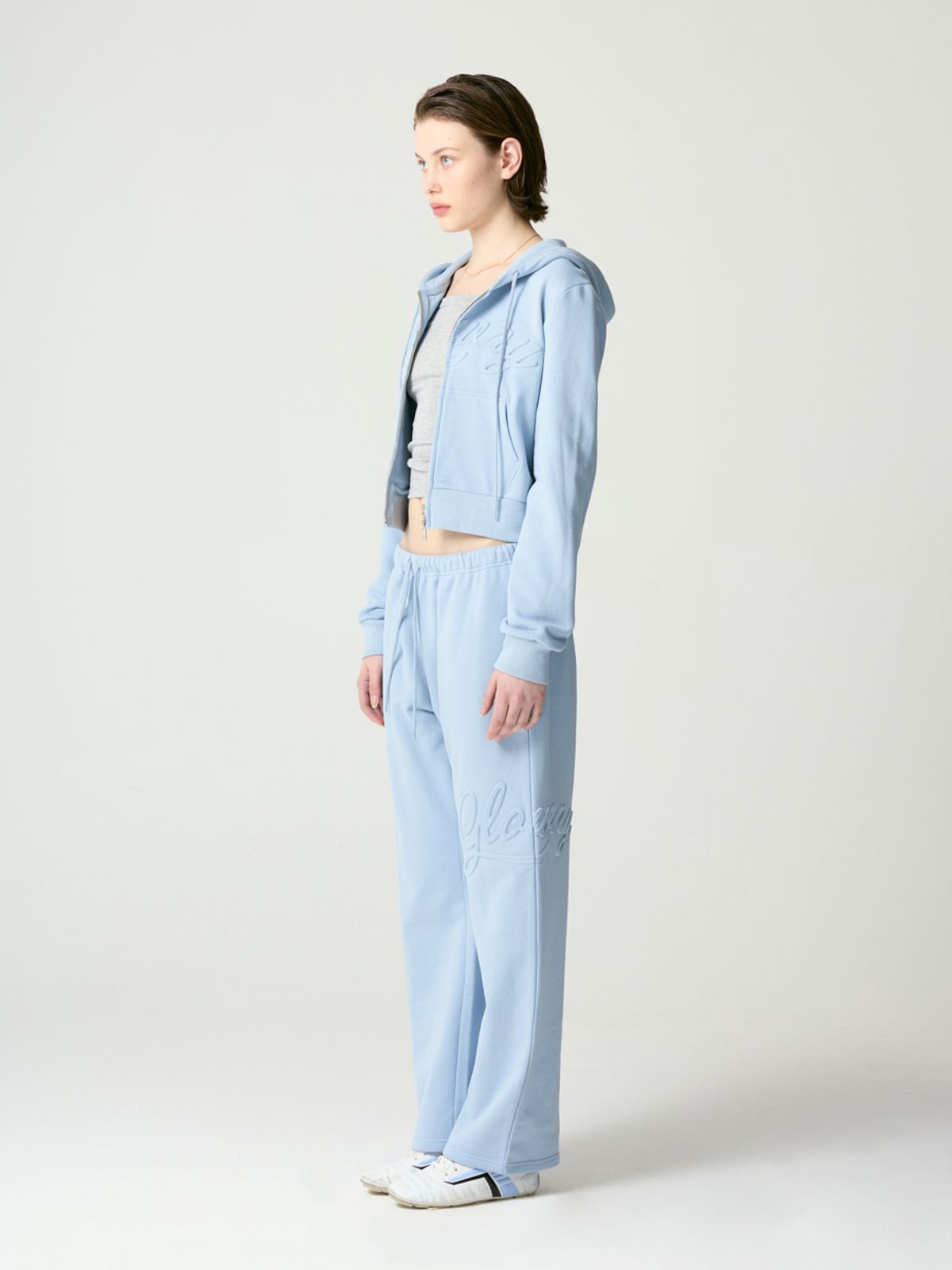 글로니(GLOWNY) JORDAN CROP ZIP-UP HOODIE (BABY BLUE)