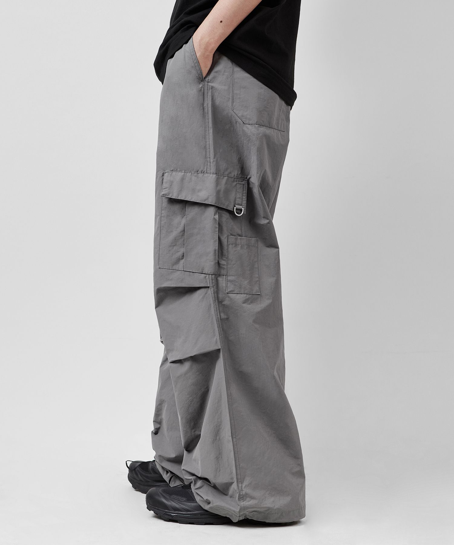 MUSINSA | LEATHERY Parachute wide cargo pants [GREY]