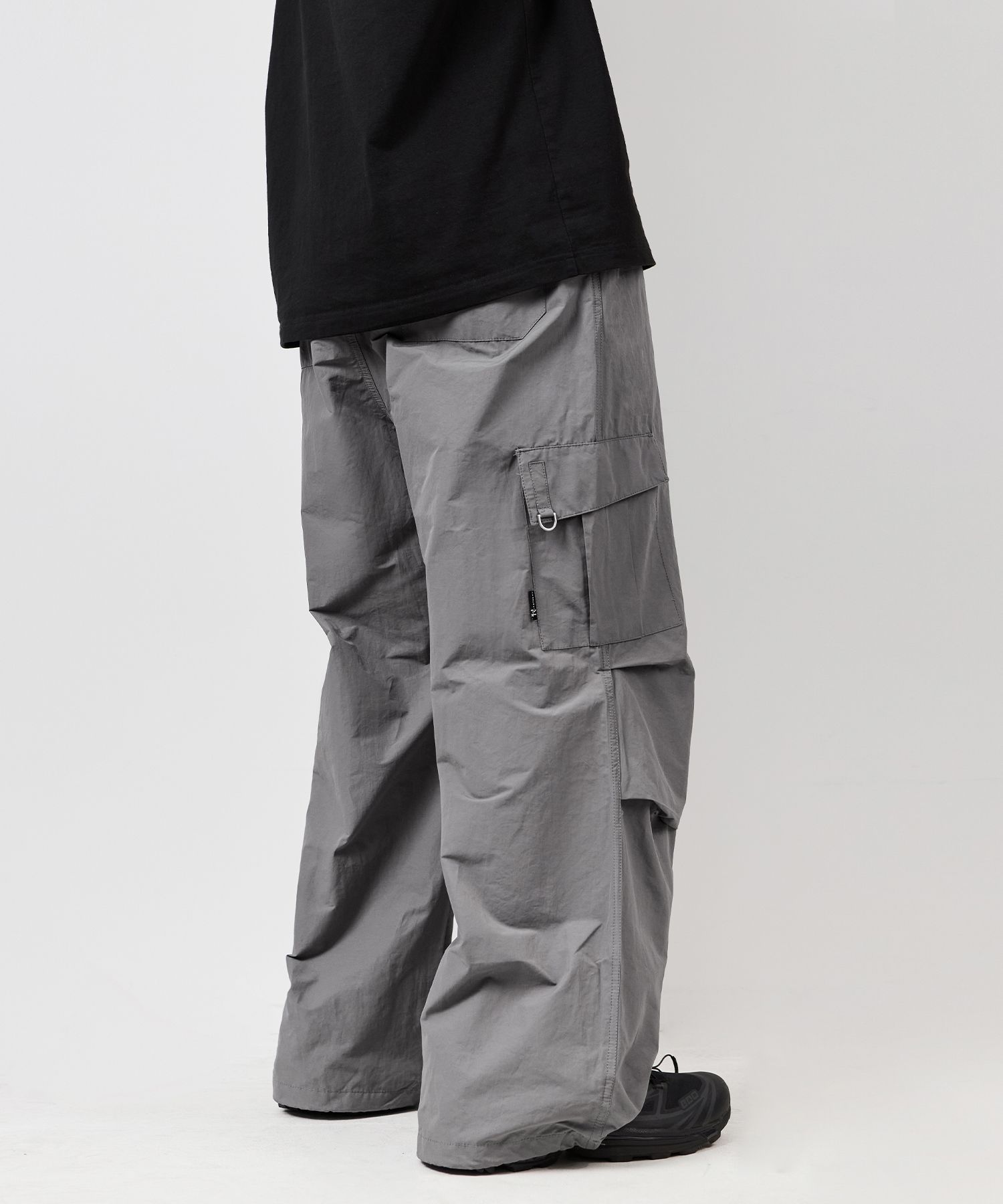 MUSINSA | LEATHERY Parachute wide cargo pants [GREY]