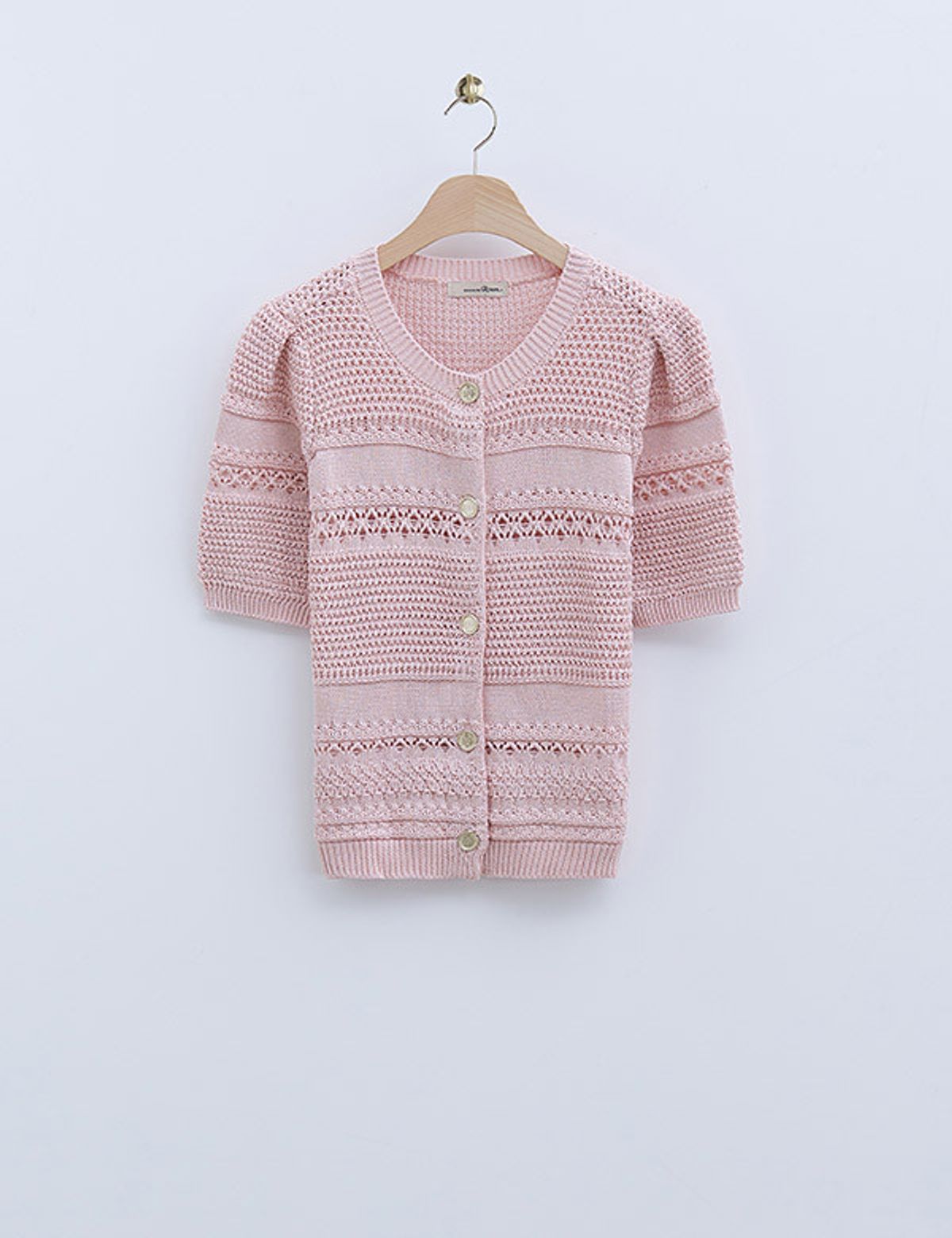 로엠(ROEM) 크로셰 라운드넥 금장 가디건(2colors)_RMCKE37RT3