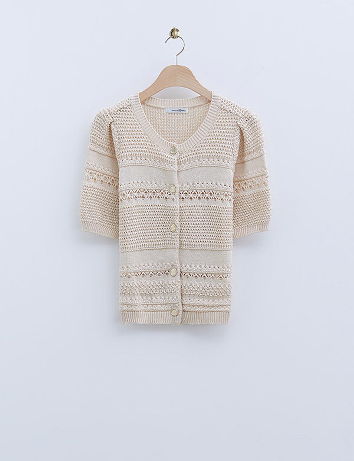 로엠(ROEM) 크로셰 라운드넥 금장 가디건(2colors)_RMCKE37RT3