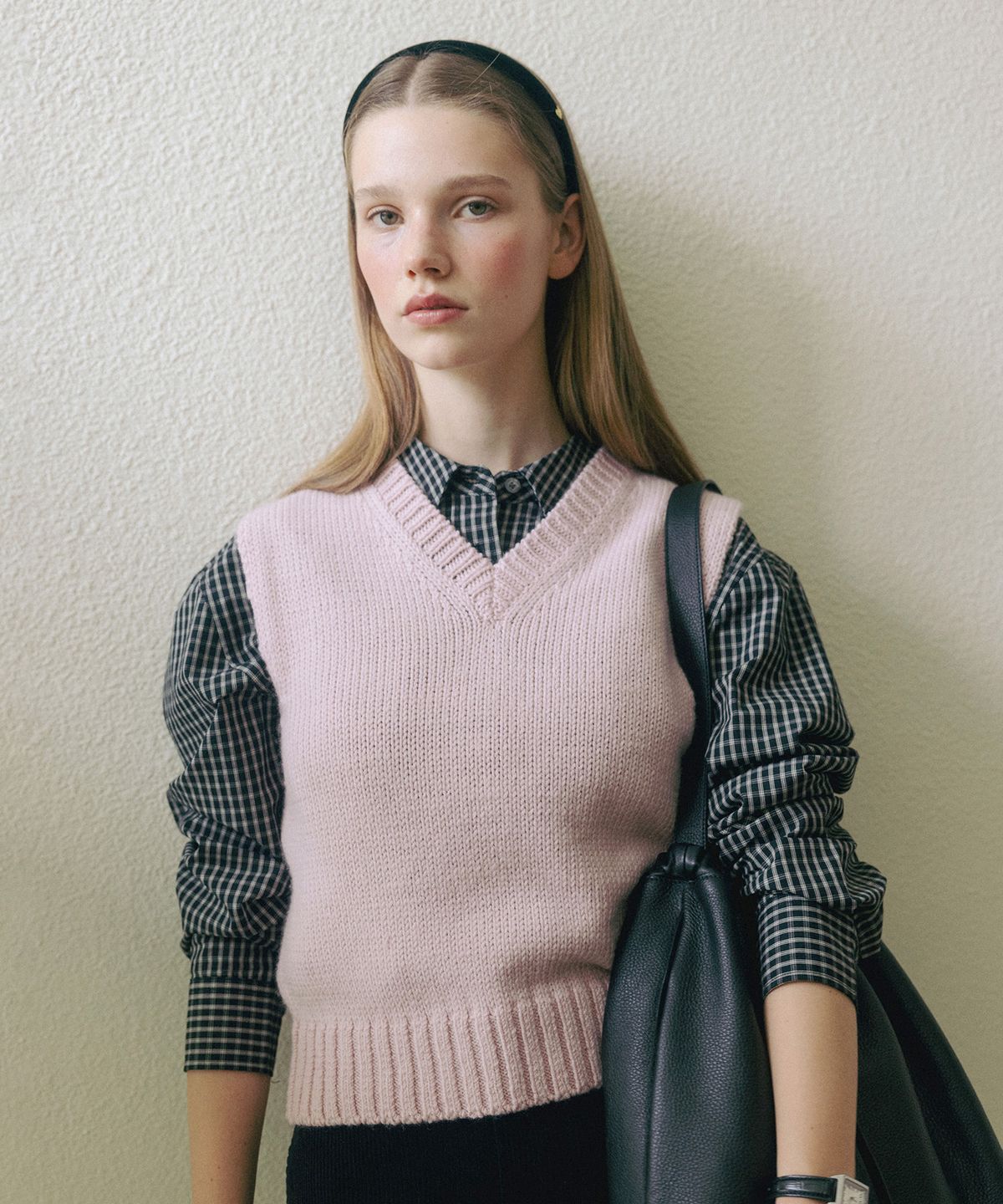 튜드먼트(TTUDEMENT) V NECK KNIT VEST PINK