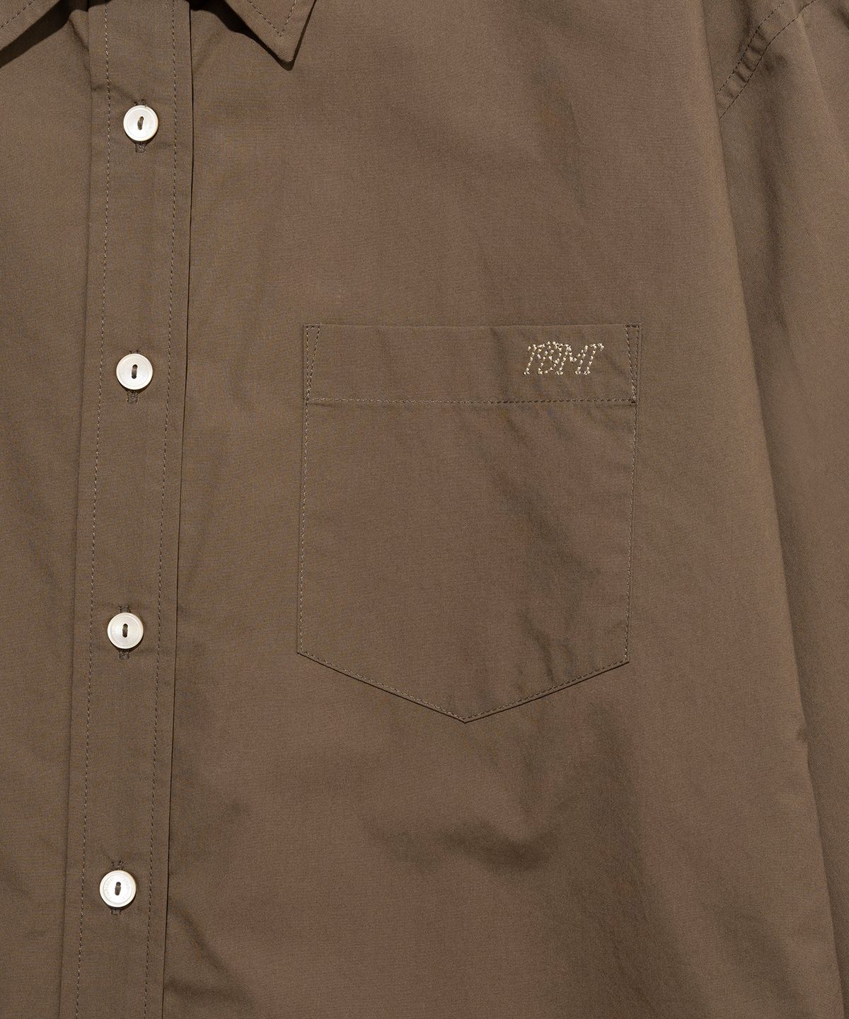 튜드먼트(TTUDEMENT) STANDARD POPLIN SHIRT BROWN