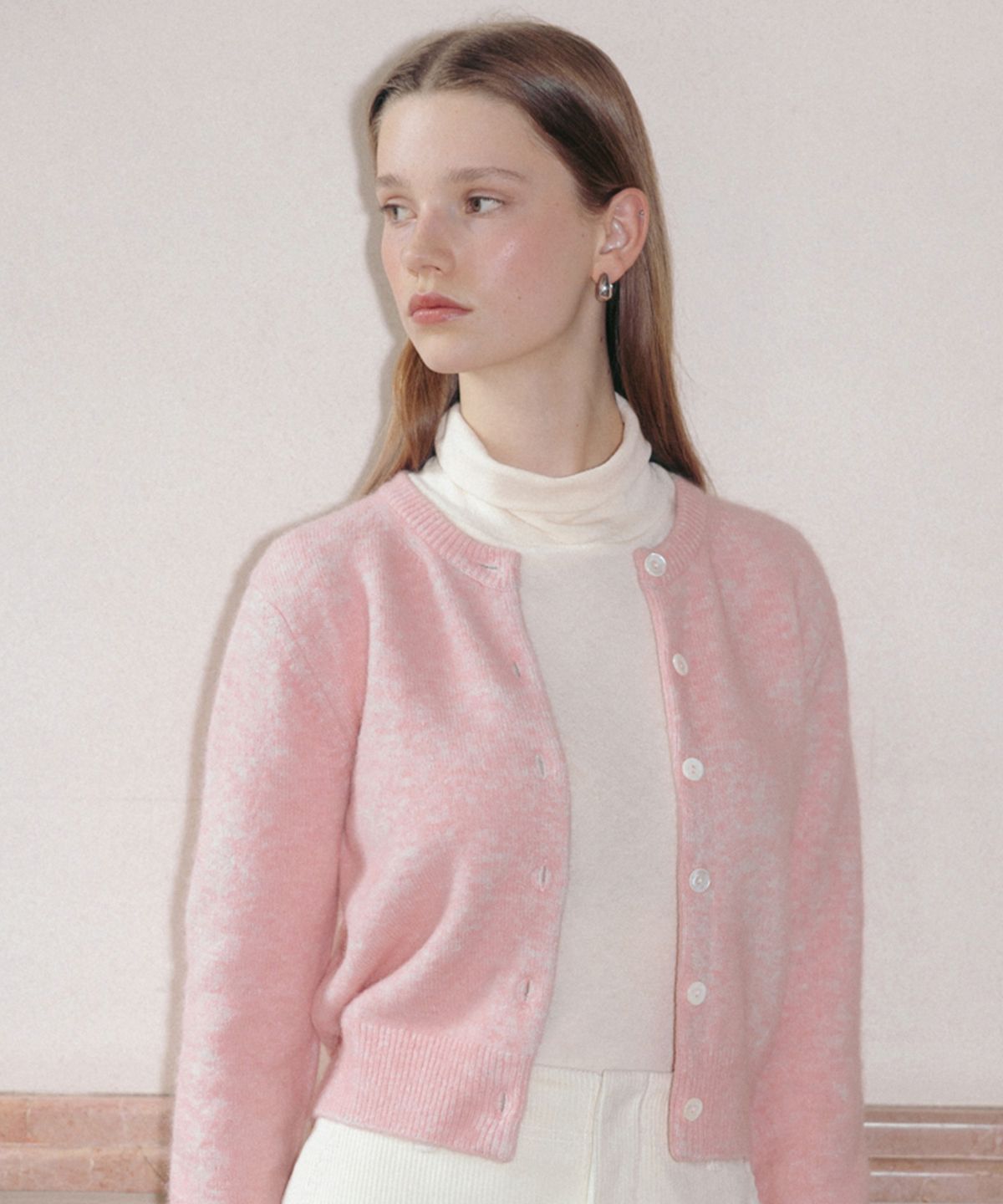 튜드먼트(TTUDEMENT) ROLL-NECK LONG SLEEVE TOP CREAM