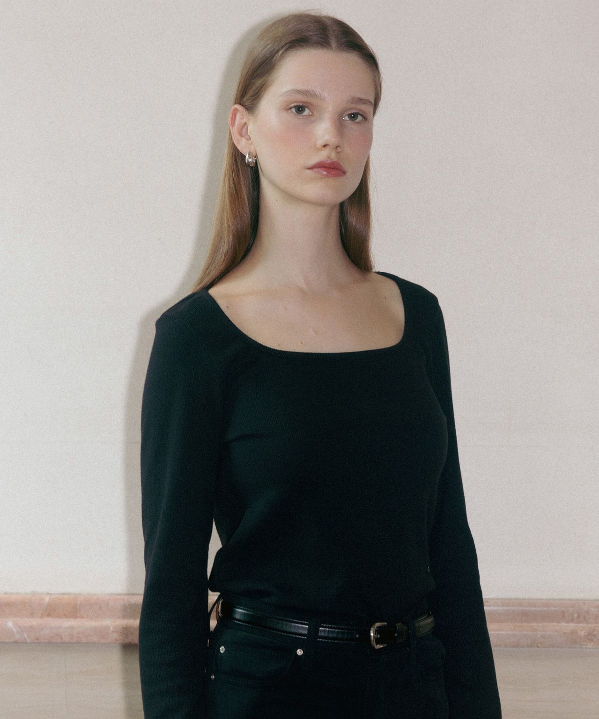 튜드먼트(TTUDEMENT) SQUARE LONG SLEEVE TOP BLACK