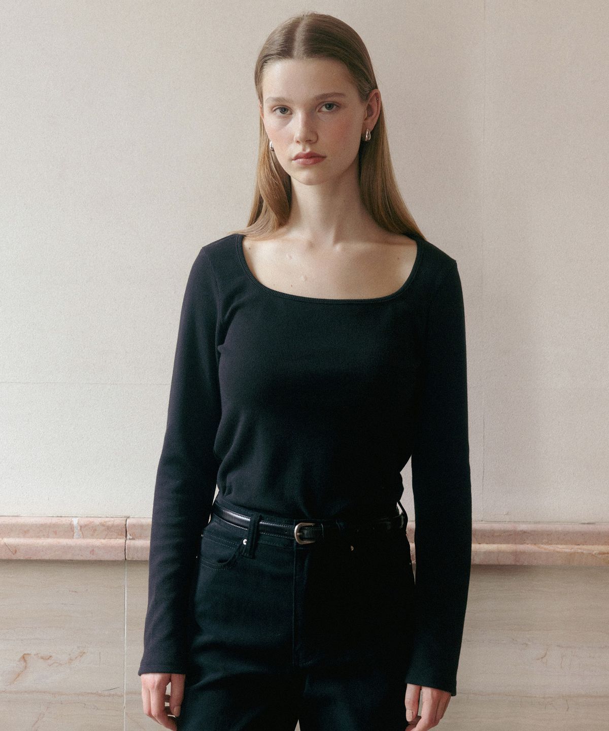 튜드먼트(TTUDEMENT) SQUARE LONG SLEEVE TOP BLACK