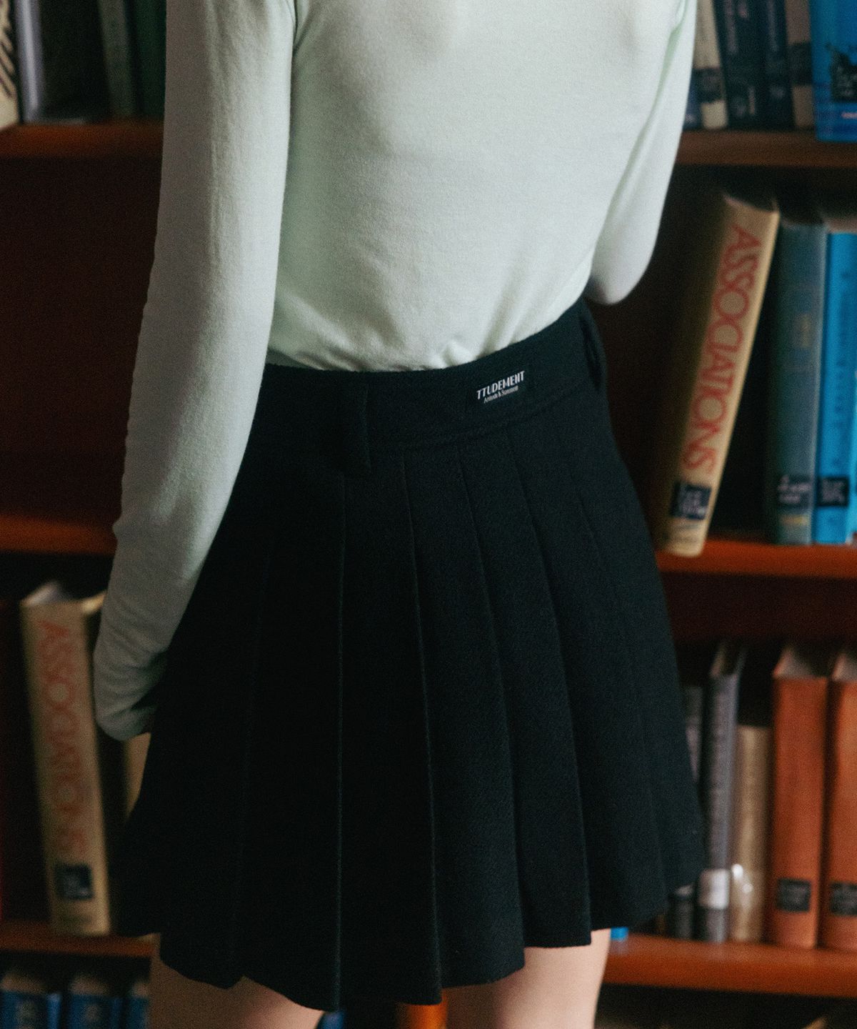 튜드먼트(TTUDEMENT) TAILORED WOOL MINI SKIRT BLACK