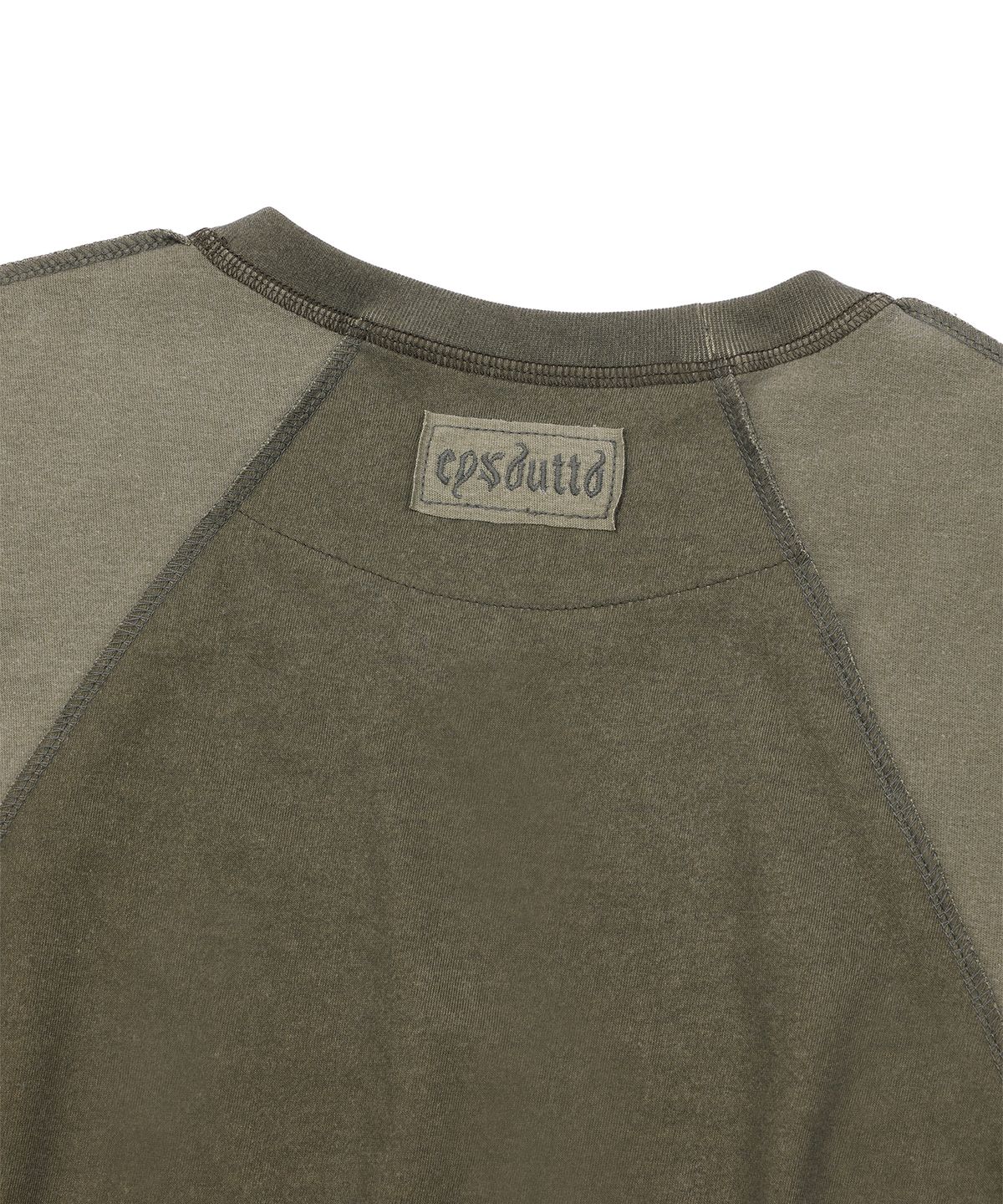 에피소드 언타이틀(EPISODE UNTITLED) CROP POINT STITCH IN&OUT PIGMENT T-SHIRT_OLIVE