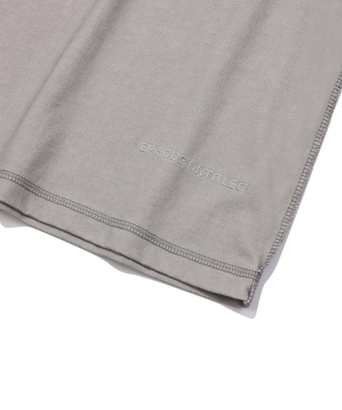에피소드 언타이틀(EPISODE UNTITLED) CROP POINT STITCH IN&OUT PIGMENT T-SHIRT_GREY