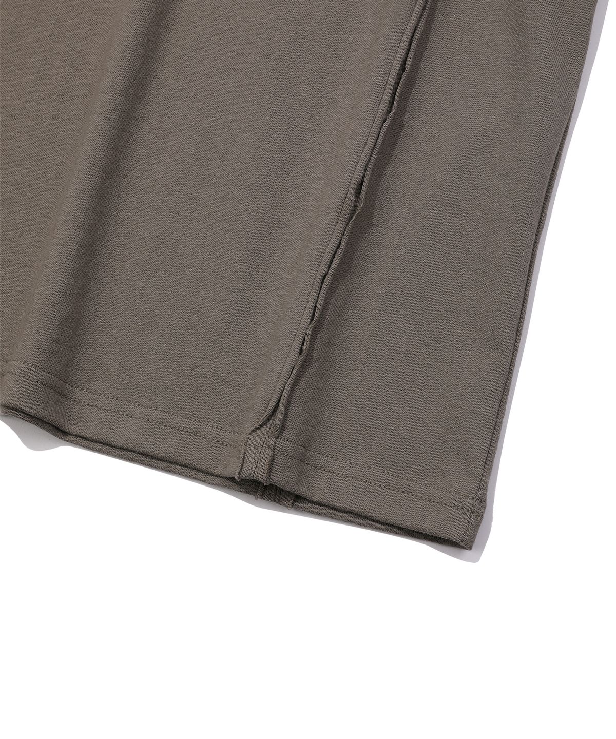 에피소드 언타이틀(EPISODE UNTITLED) CROP CUT-OFF LOGO RING POINT T-SHIRT_KHAKI