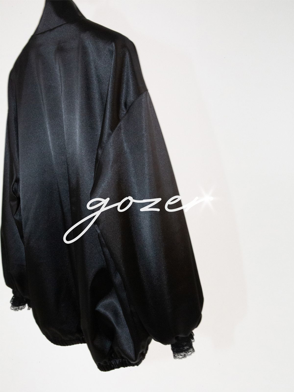 고저(GOZER) 실키 그로시 이브닝 집업