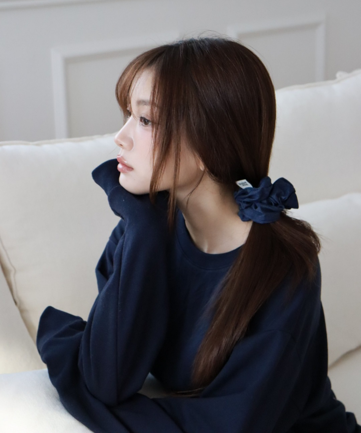 세인트바인(SAINTVINE) 라벨 포인트 데님 스크런치
