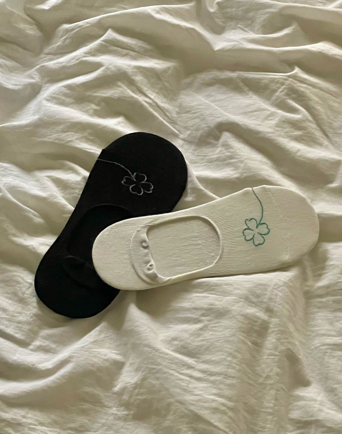 앤무오유(NMOU) F04_LUCKY CLOVER FAKE SOCKS_black