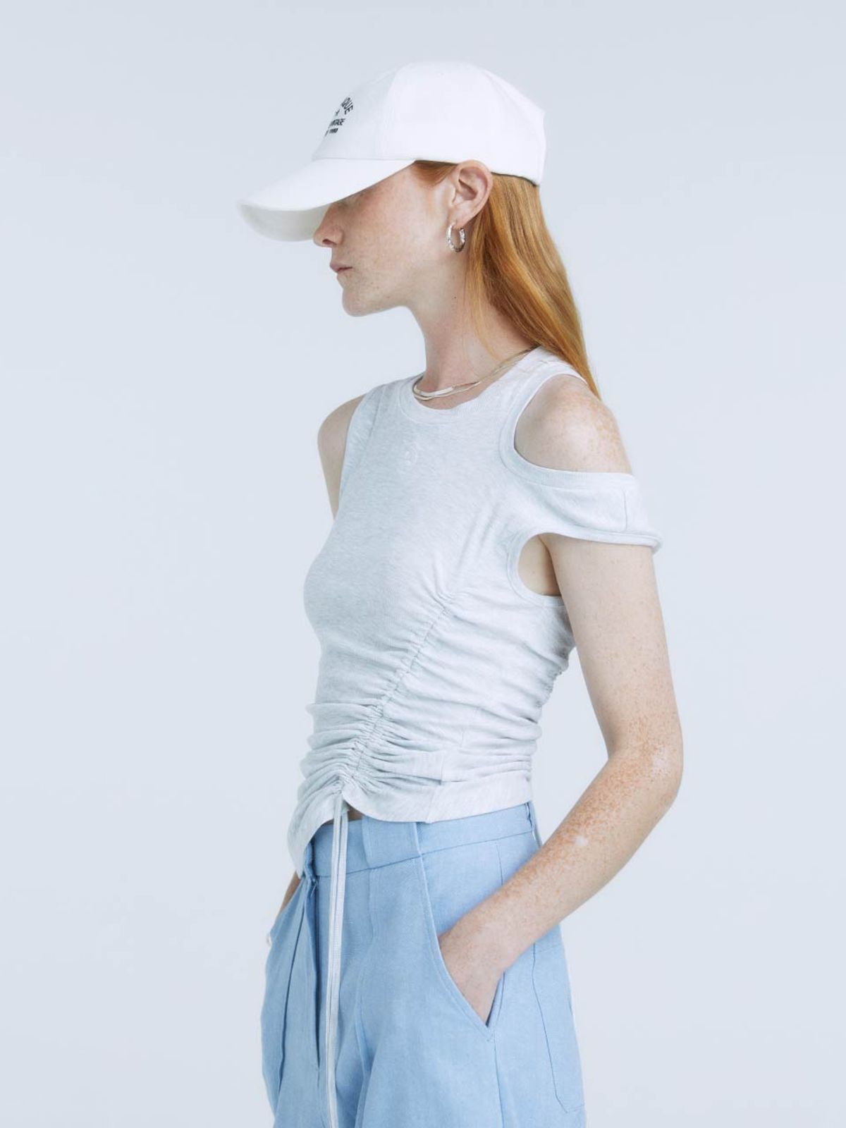 뮤제(MUSEE) DIETER Classique Logo Ball Cap_White