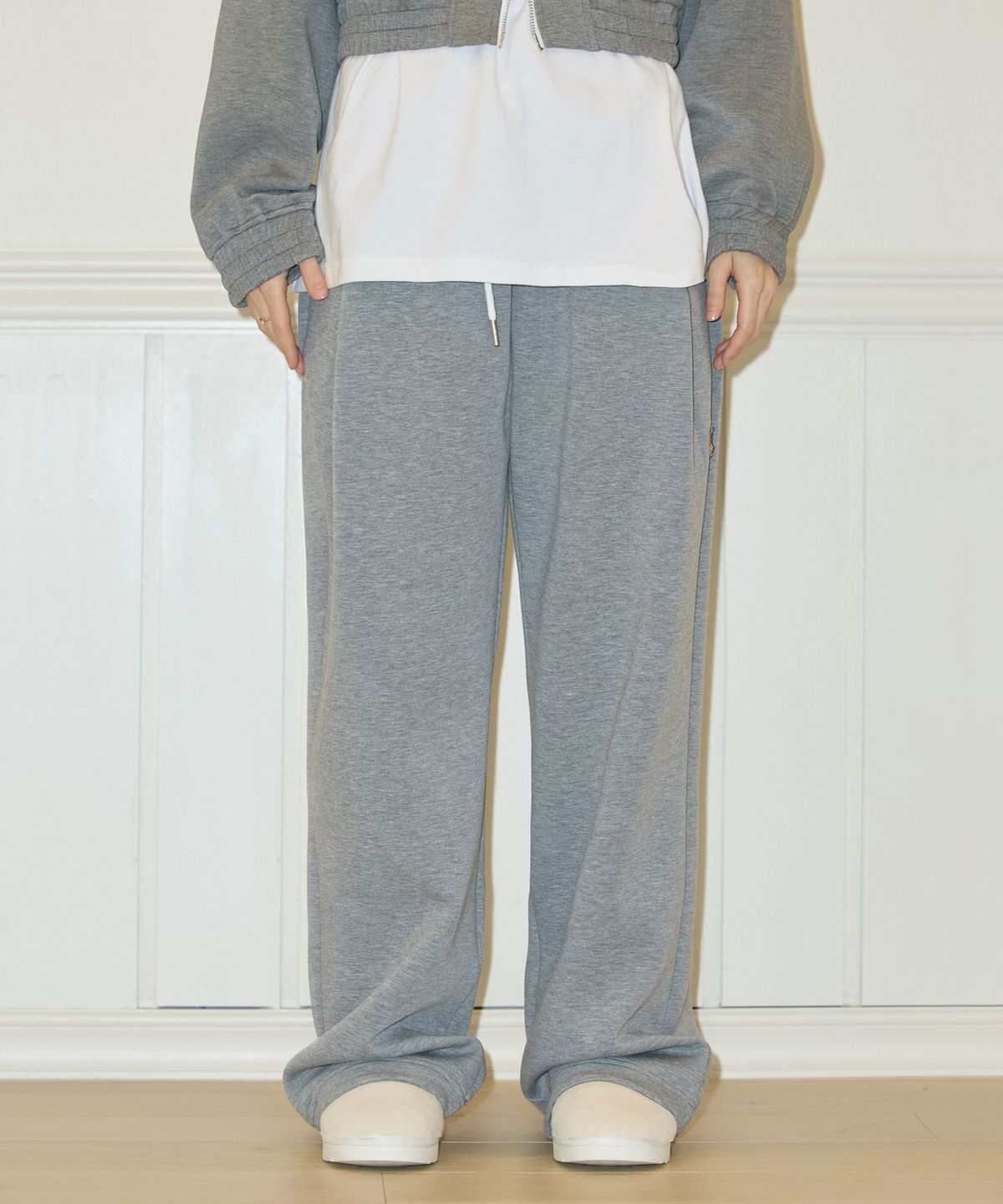 페이헤이(FEIHEI) (UX)ONE TUCK WIDE SWEAT PANTS GREY