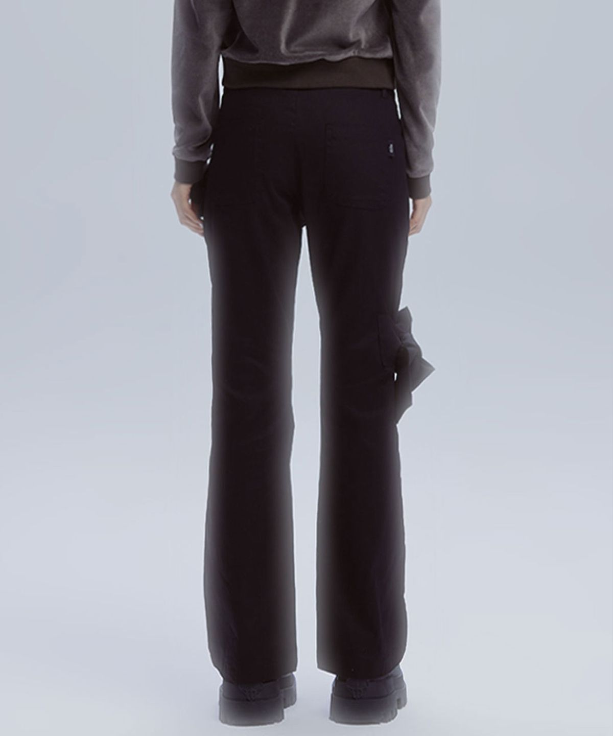 길라아카이브(GILAARCHIVE) RIBBON BOOTSCUT PANTS_BK
