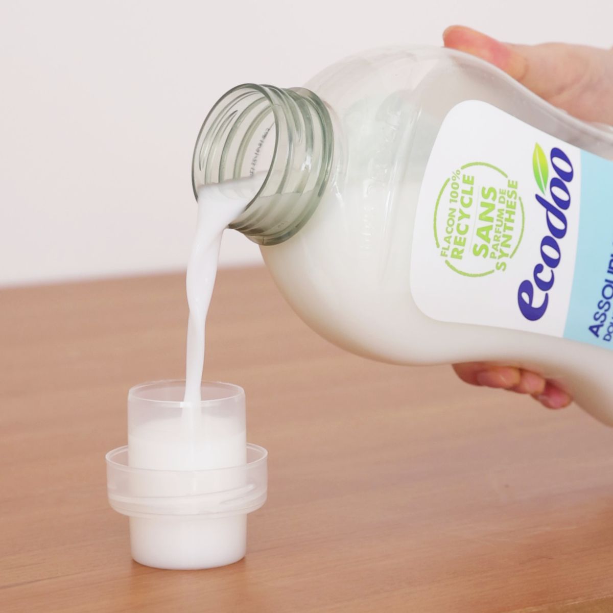 에코두(ECODOO) 고농축 섬유유연제 피치향 1L x2개