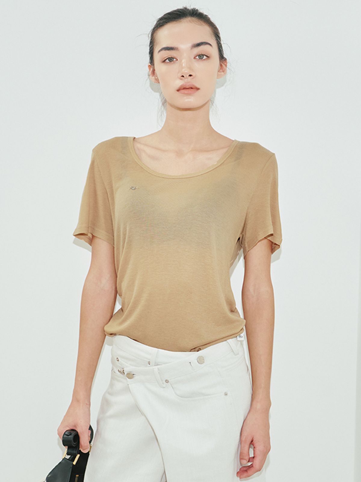 위메농(OUI MAIS NON) U-neck rayon T-shirt