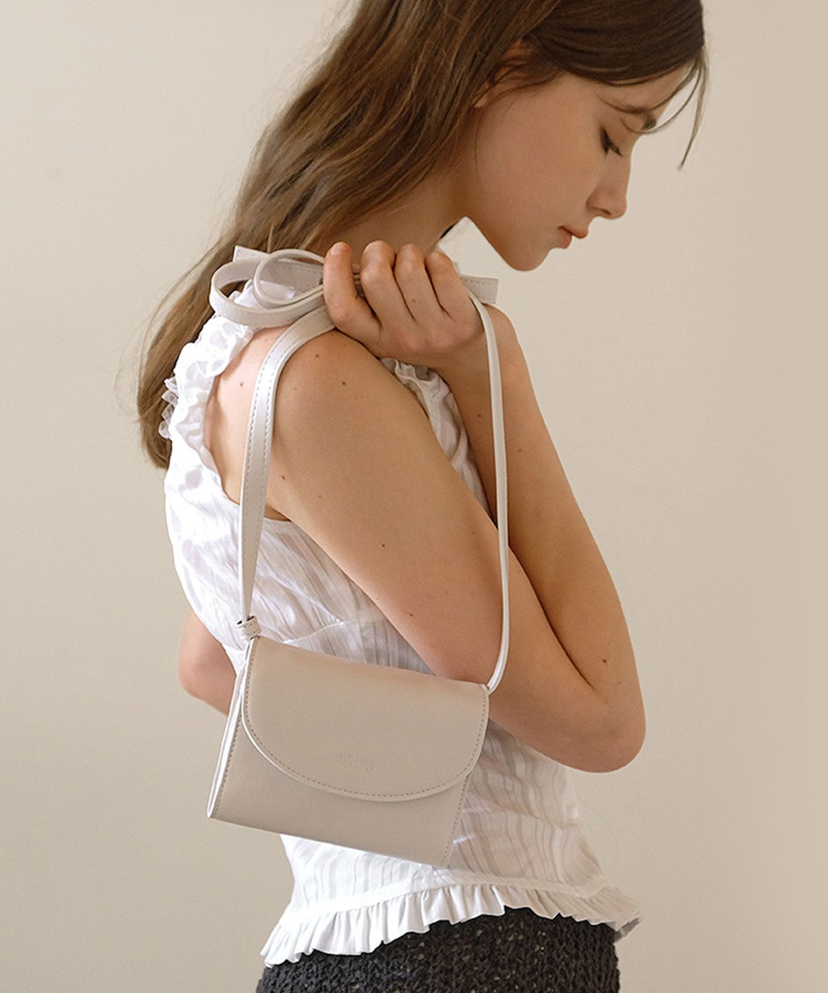 디베르노(DBERNO) [체인포함] 미니 트래블 패스포트백 (Ivory)