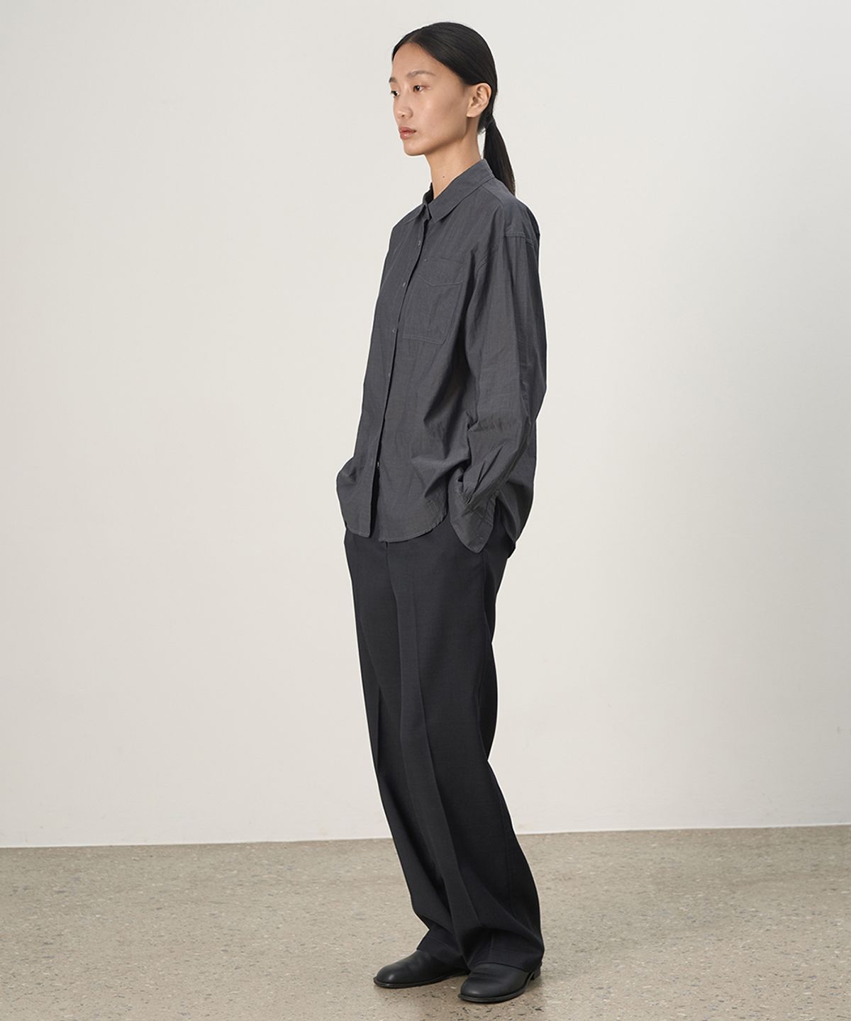 러프사이드 화이트라벨(ROUGH SIDE WHITE LABEL) Silky Washed Shirt Charcoal