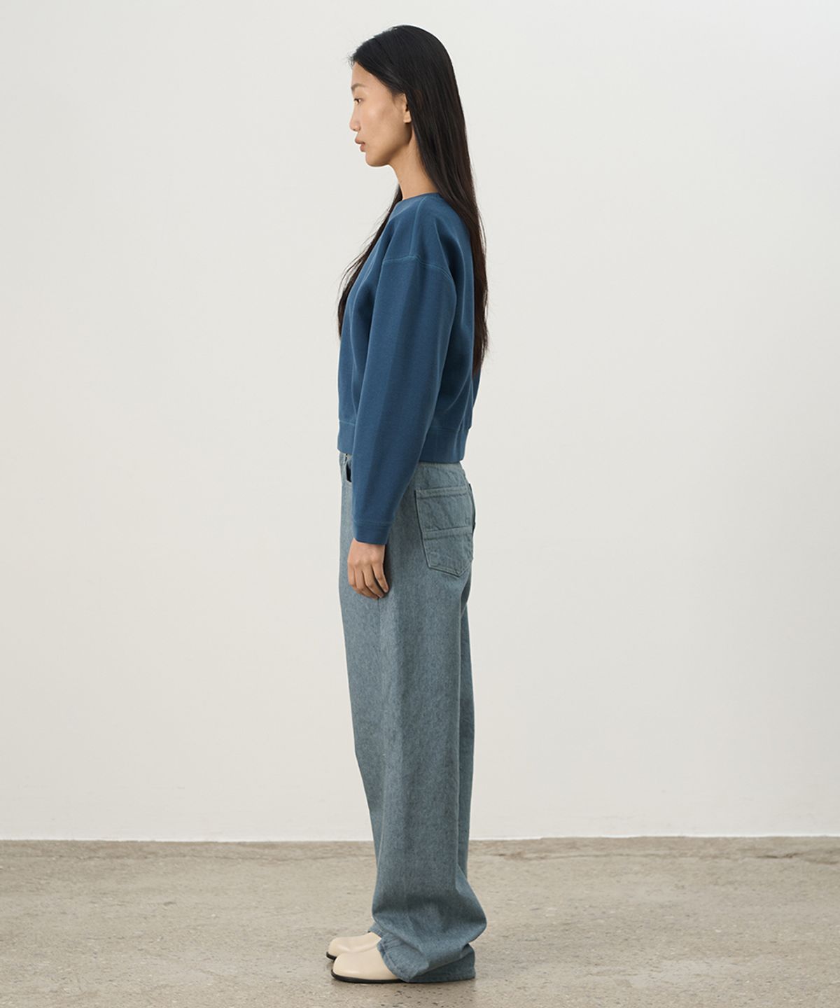 러프사이드 화이트라벨(ROUGH SIDE WHITE LABEL) Crewneck Cropped Shirt Blue