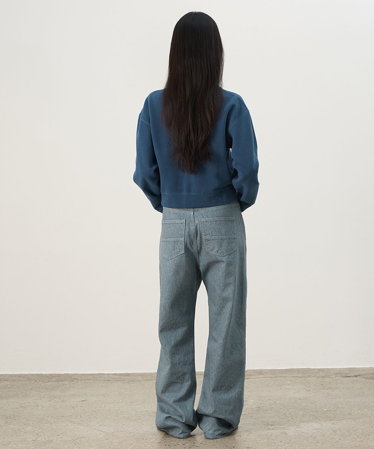 러프사이드 화이트라벨(ROUGH SIDE WHITE LABEL) Crewneck Cropped Shirt Blue