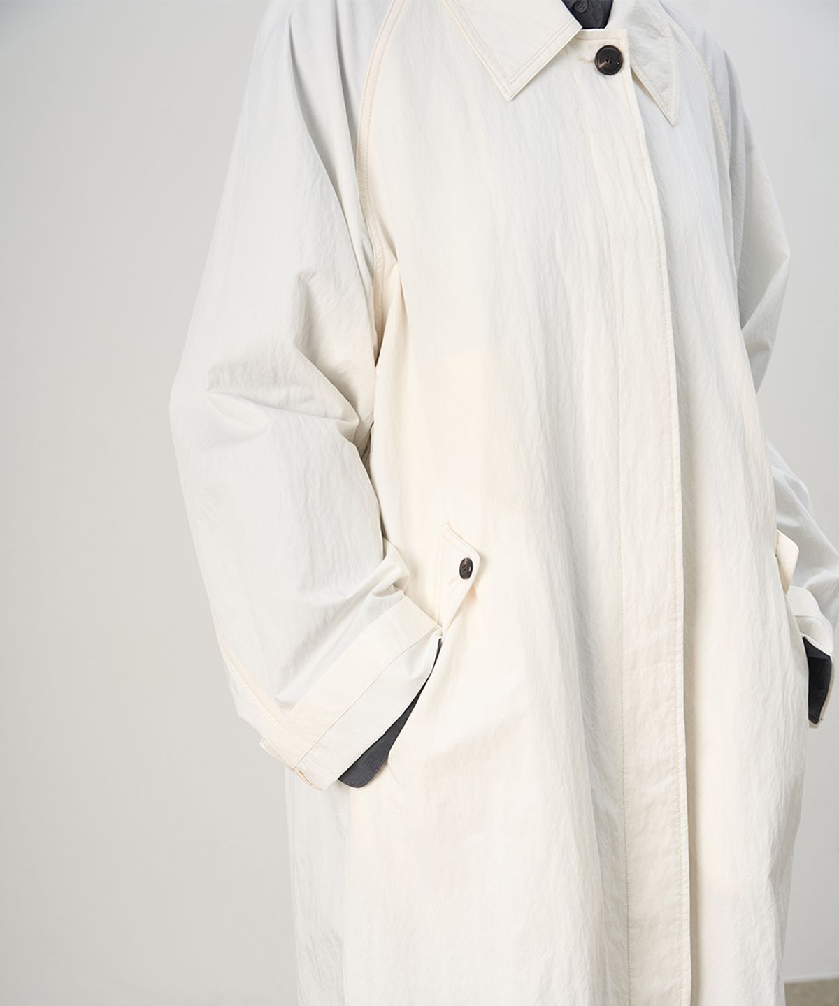 러프사이드 화이트라벨(ROUGH SIDE WHITE LABEL) Washed Balmacan Coat Ivory
