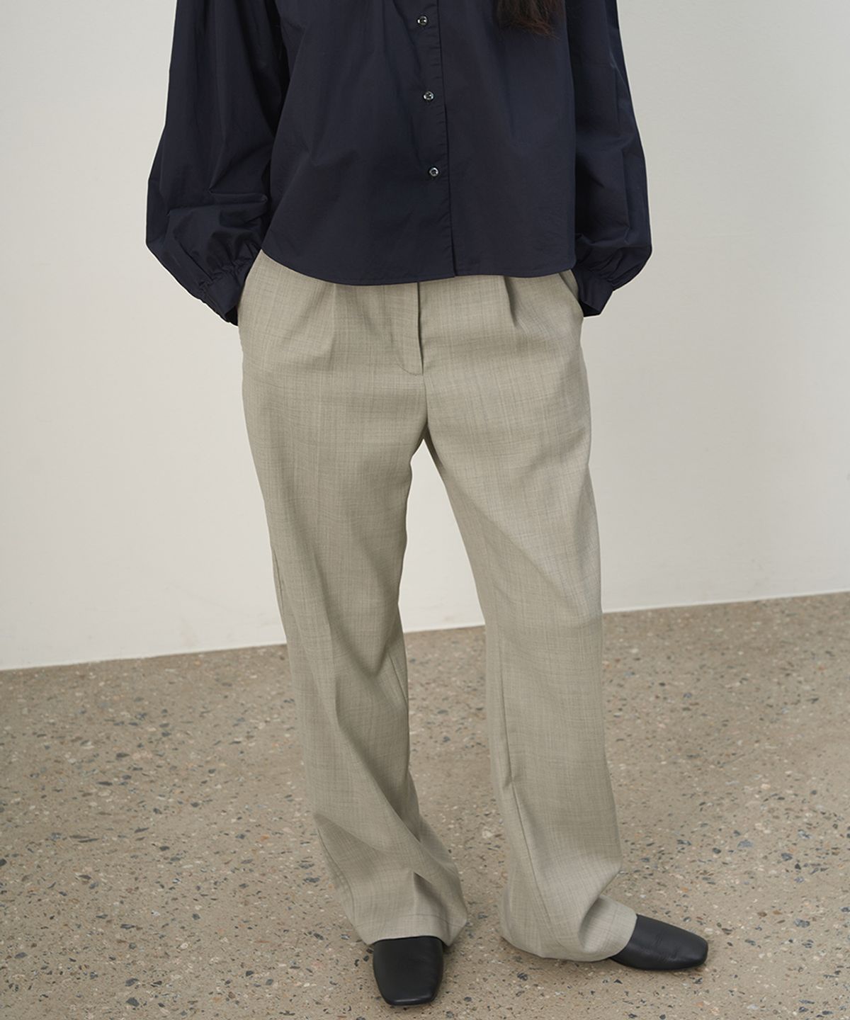 러프사이드 화이트라벨(ROUGH SIDE WHITE LABEL) Summer Wool Pants Light Gray