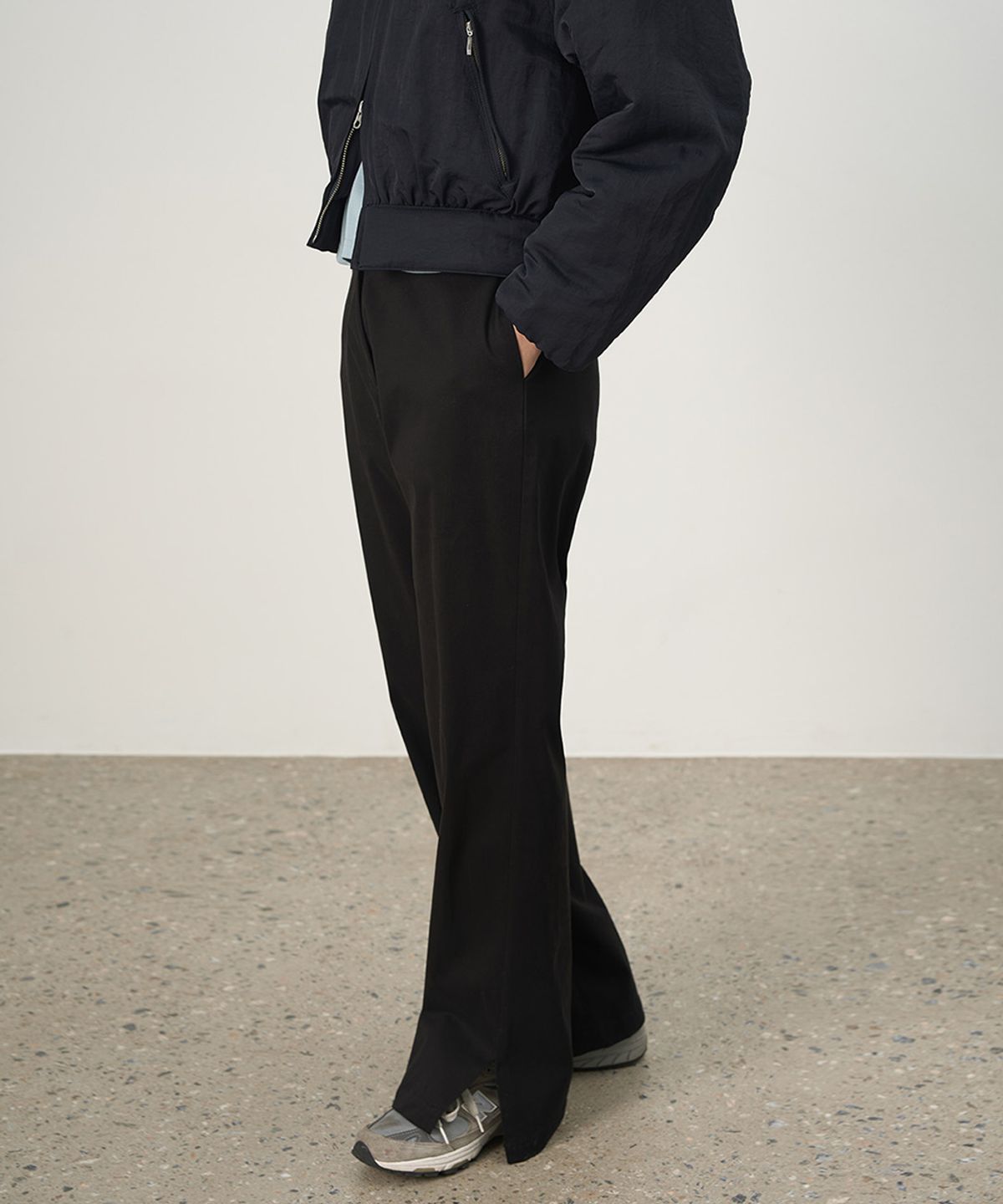 러프사이드 화이트라벨(ROUGH SIDE WHITE LABEL) Bootscut Slit Pants Black