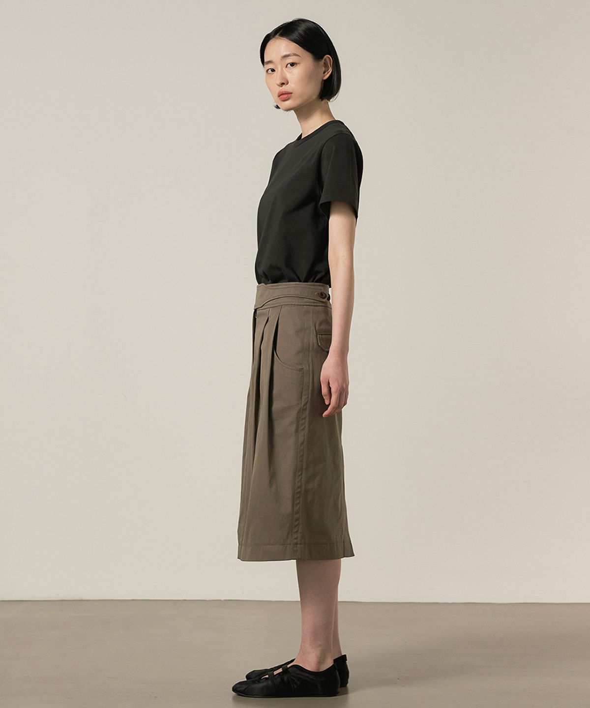 러프사이드 화이트라벨(ROUGH SIDE WHITE LABEL) Essential 1/2 T-Shirt Charcoal