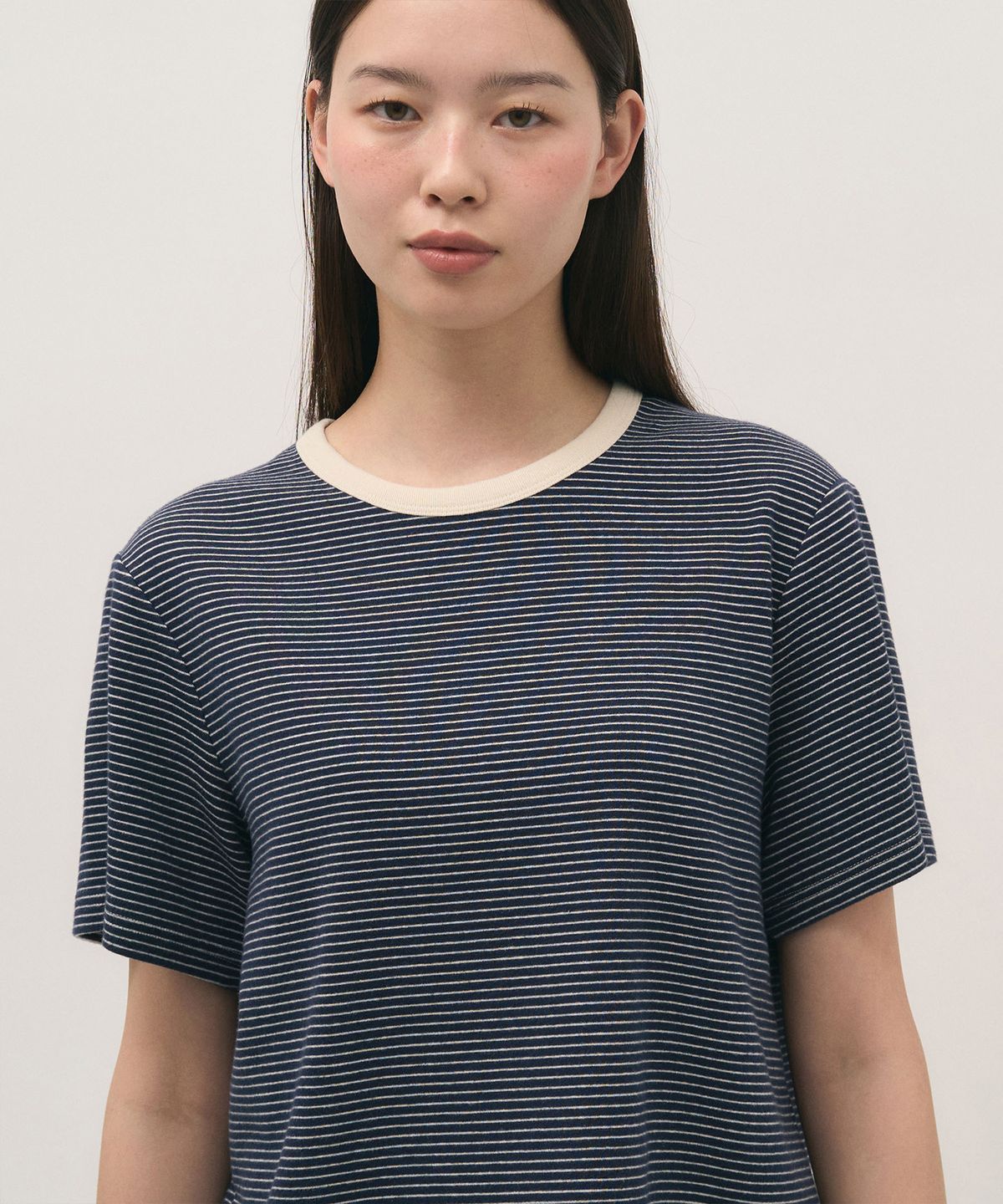 러프사이드 화이트라벨(ROUGH SIDE WHITE LABEL) Soft Stripe 1/2 T-Shirt Navy