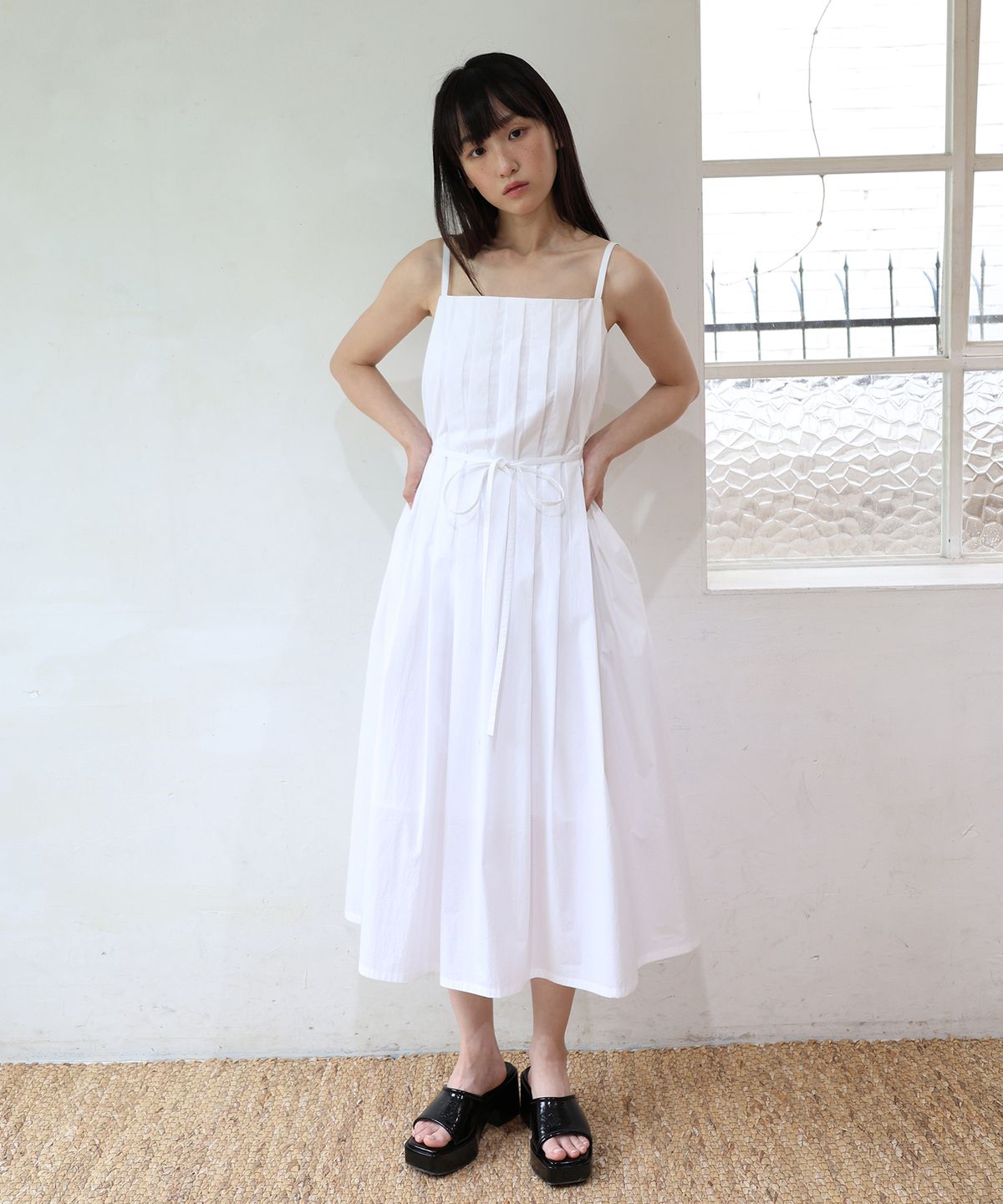 폴앤앨리스(PAUL&ALICE) PLEATS CAMISOLE DRESS / WHITE