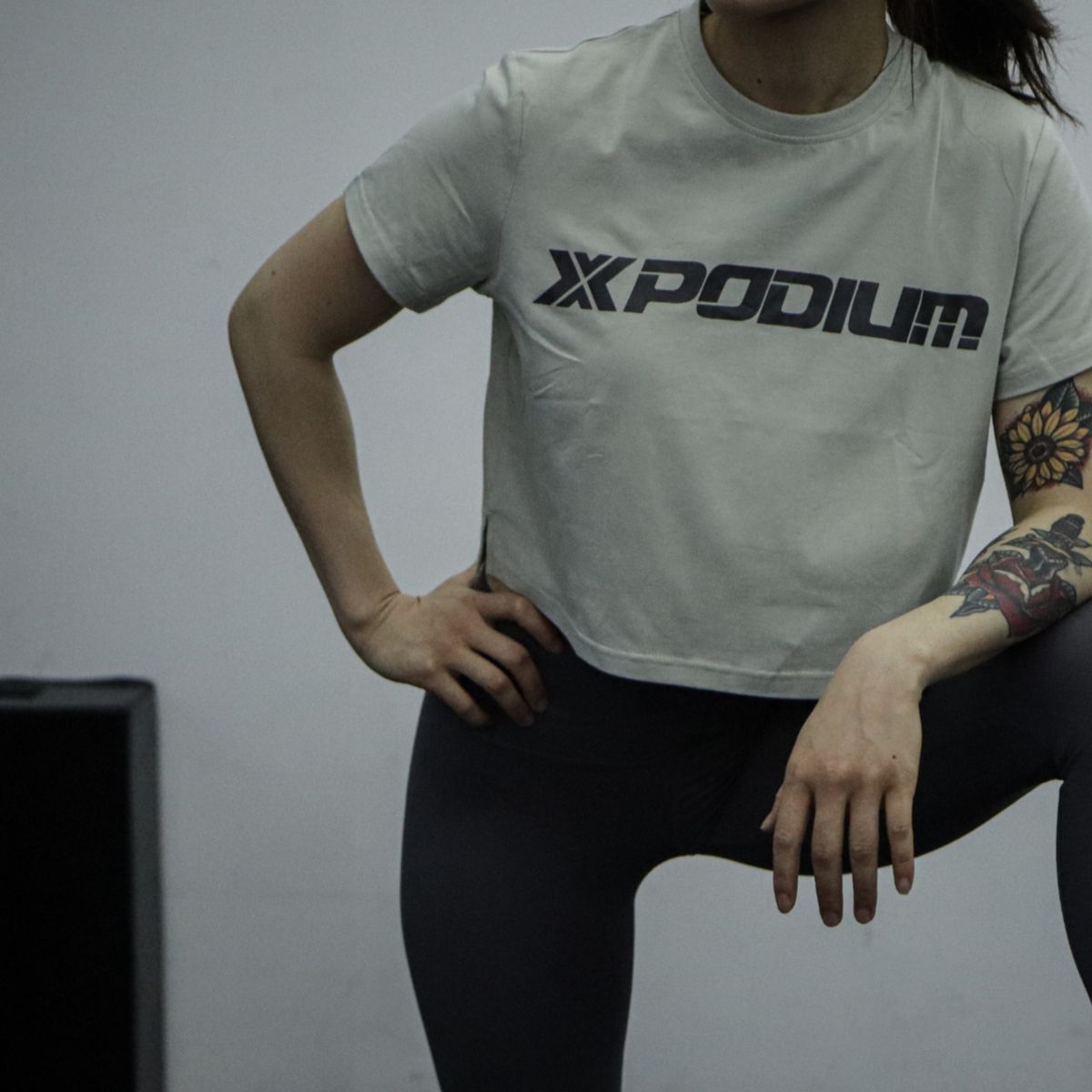 엑스포디움(XPODIUM) V2 기본 로고 여성 크로스핏 크롭티